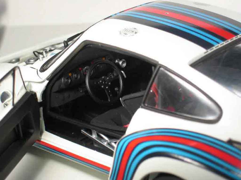 Porsche 935 1976 turbo 6h de dijon #3 martini 1/18 Exoto