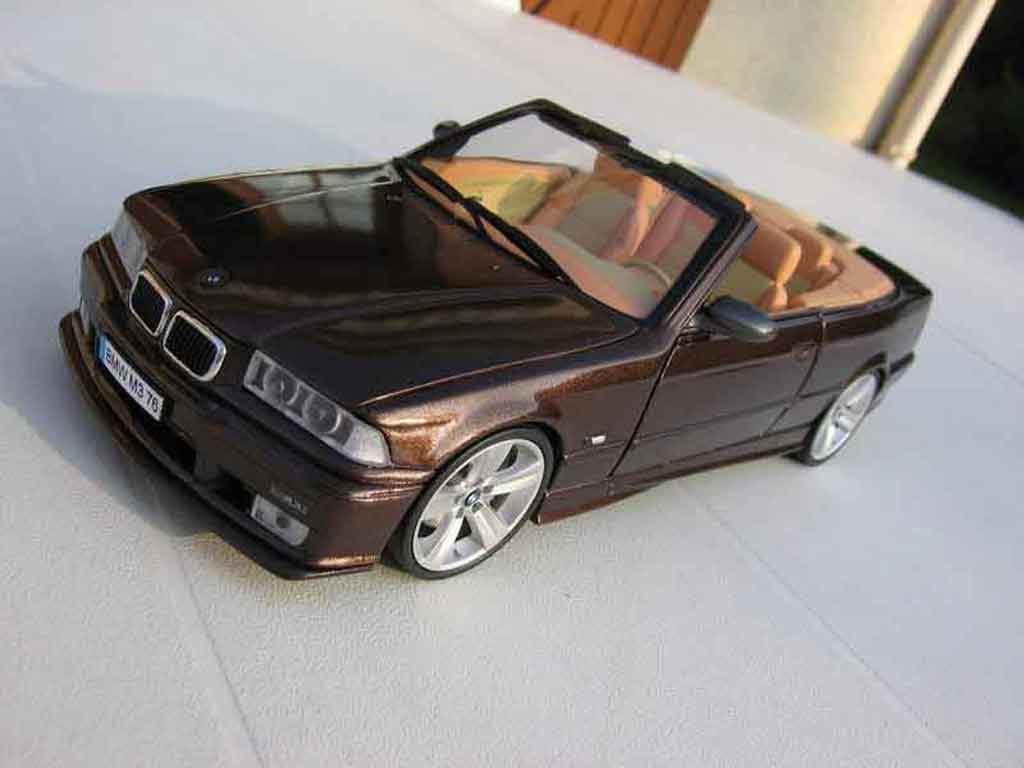 Bmw M3 E36 cabriolet 1/18 Ut Models E36 cabriolet jantes e92 interieur cuir biton modelauto