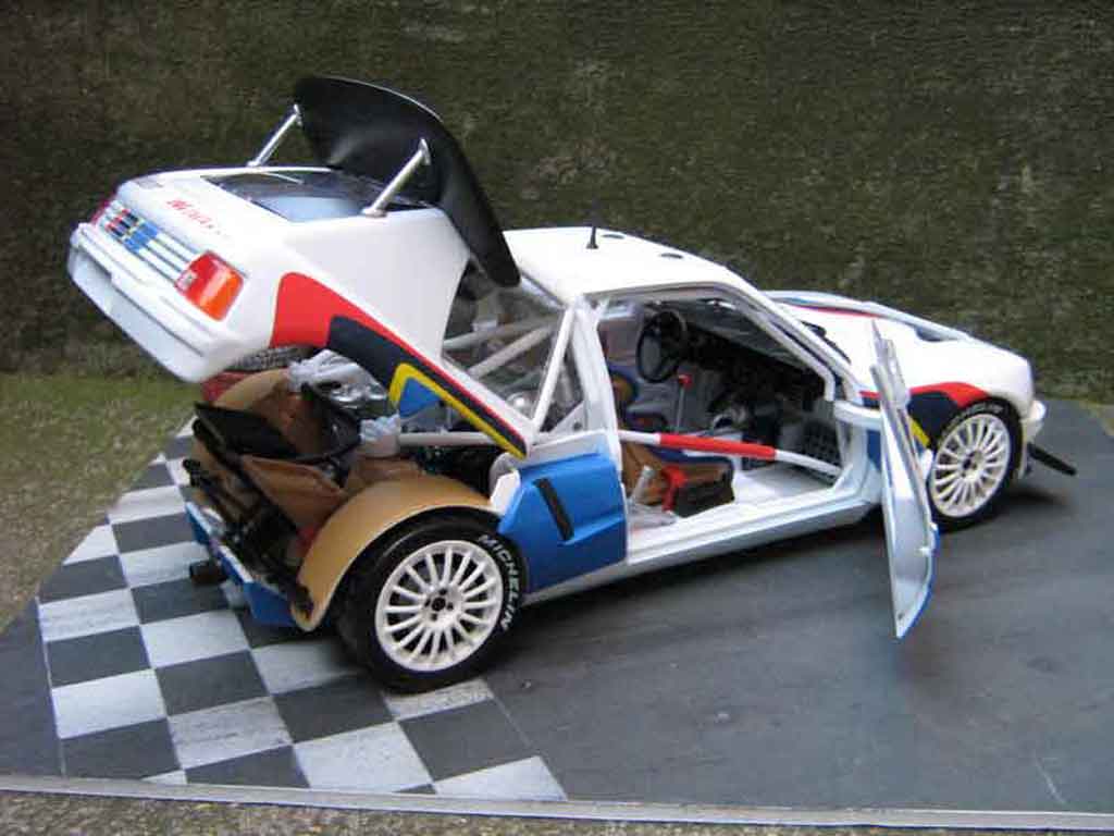 Peugeot 205 Turbo 16 presentation rallye T16 1/18 Solido