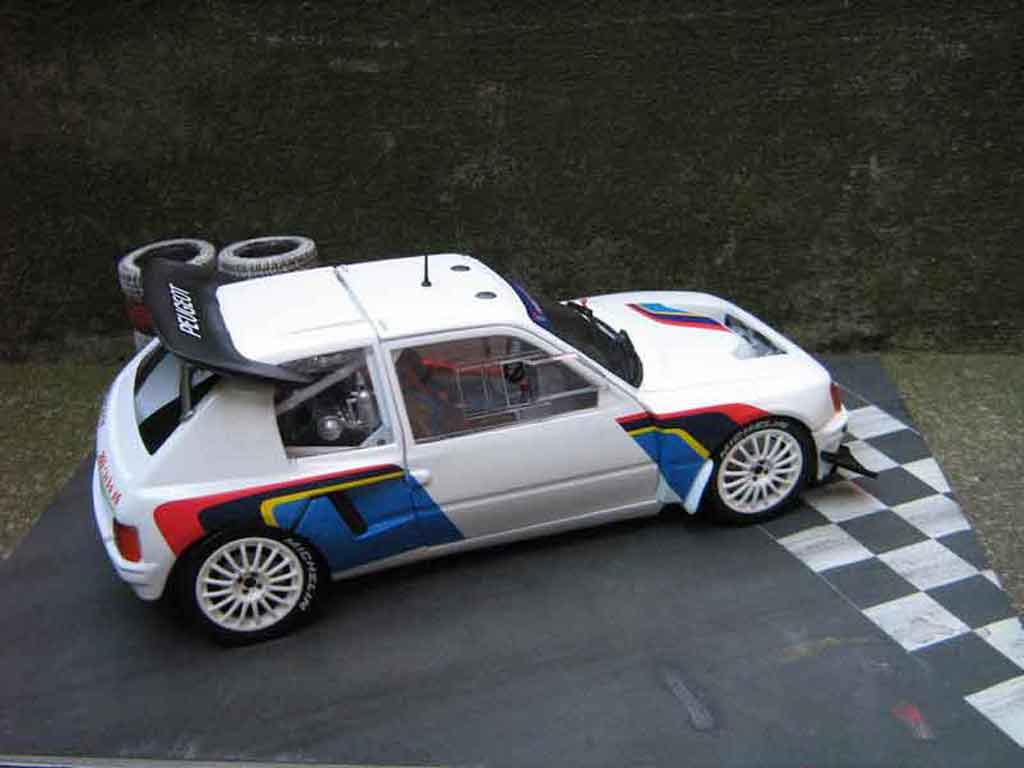 Peugeot 205 Turbo 16 presentation rallye T16 1/18 Solido