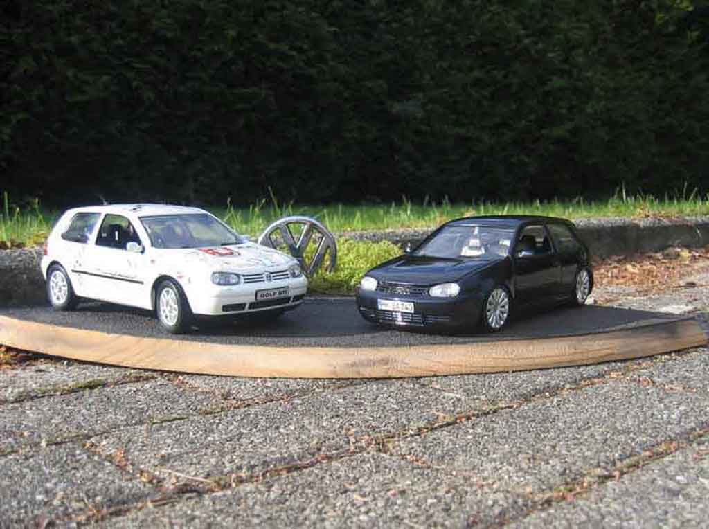 Volkswagen Golf GTI dub 1/18 Revell