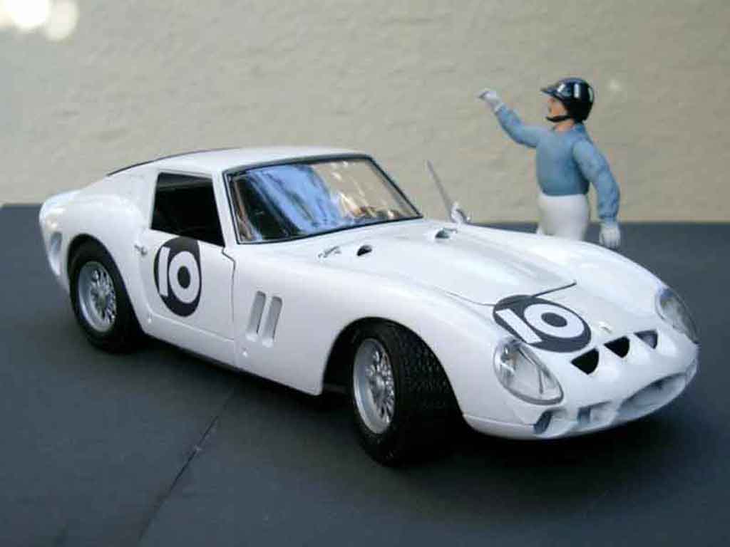 Ferrari 250 GTO graham hill wit 1/18 Burago