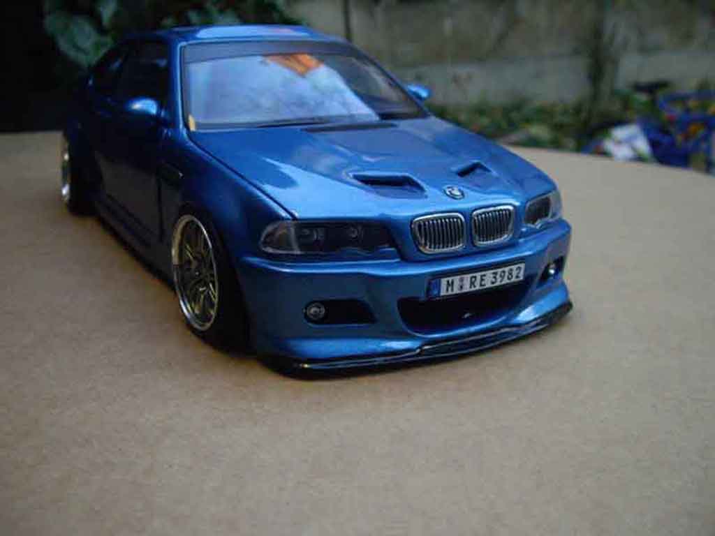 Bmw M3 E46 1/18 Autoart tuning E46 kit carrosserie blauw metallized modelauto