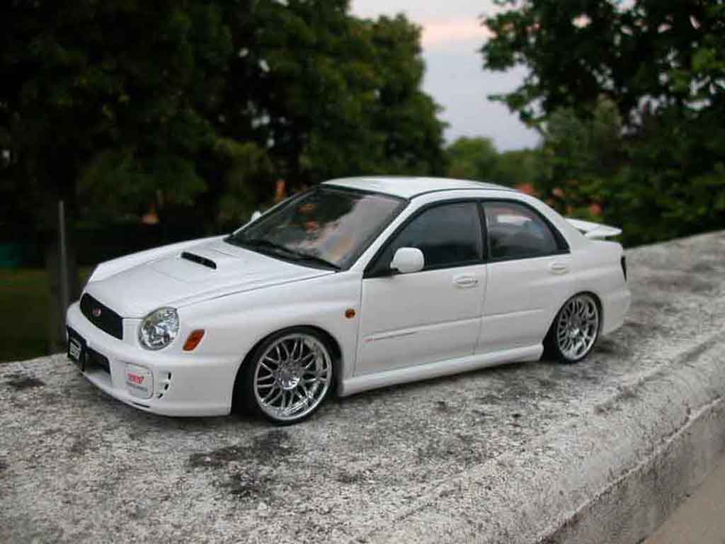 Subaru Impreza WRX STI jantes roja 1/18 Autoart