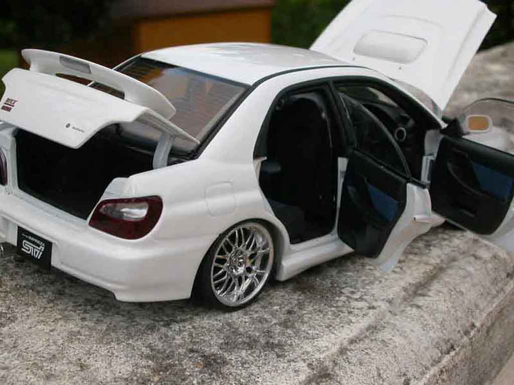 Subaru Impreza WRX STI jantes roja 1/18 Autoart