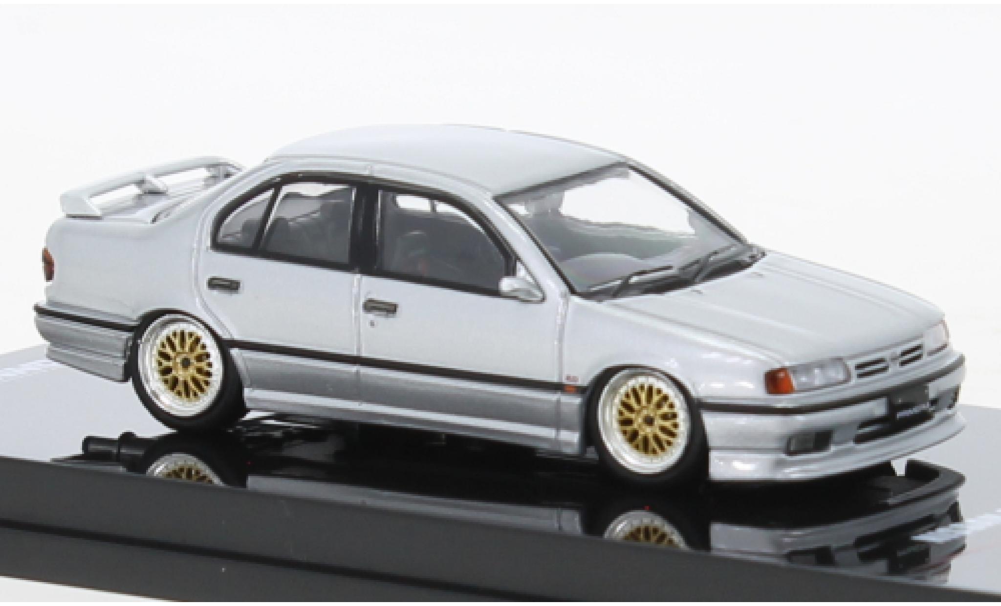 Nissan Primera 1/64 INNO64 (P10) grijs RHD modelauto