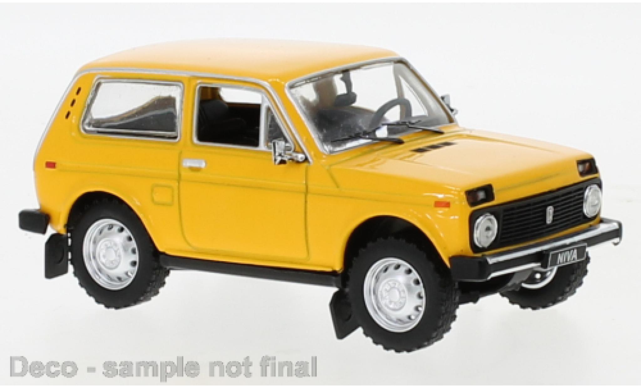 Lada Niva 1/43 IXO geel 1978 modelauto