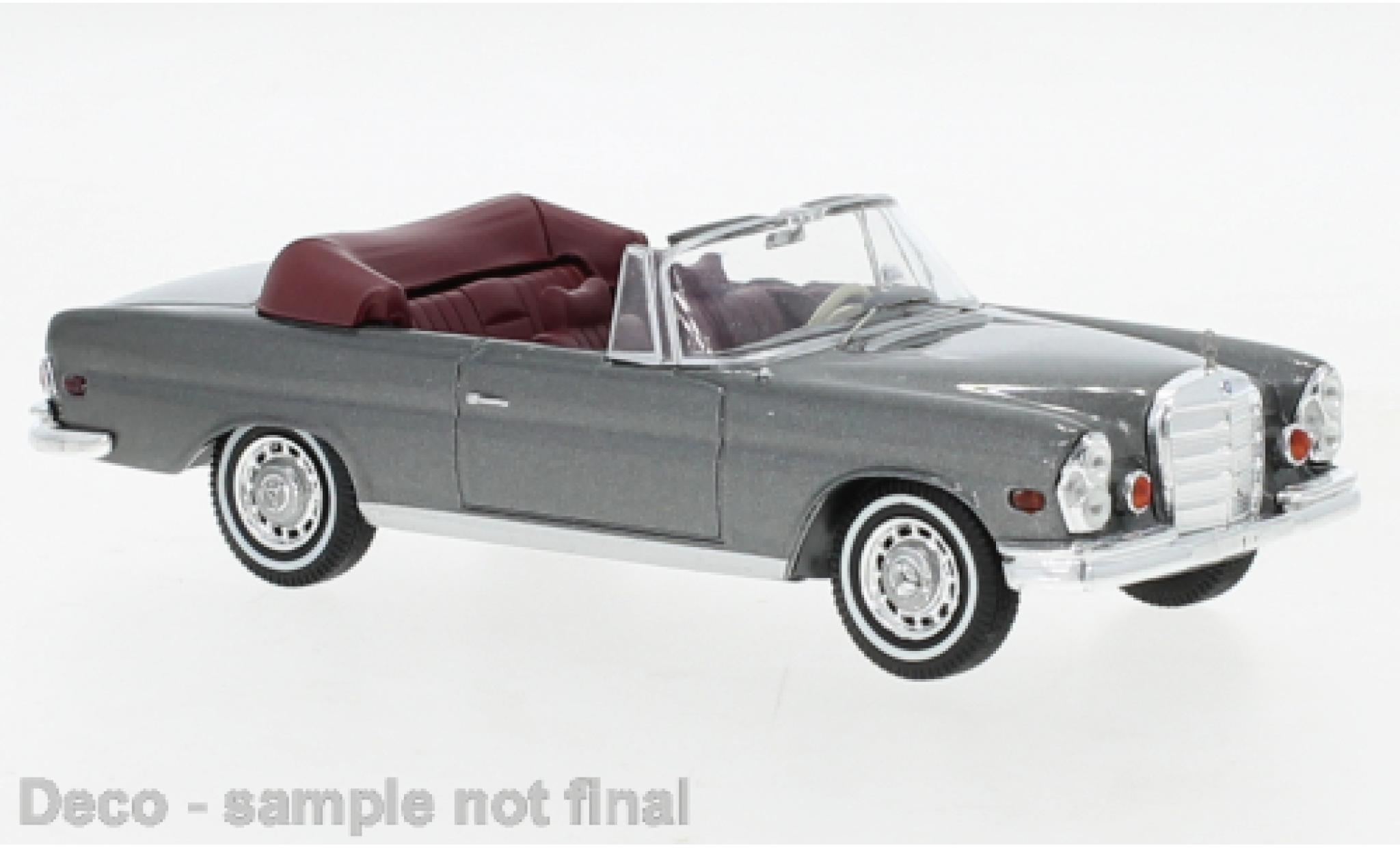Mercedes 280 1/43 IXO SE 3.5 (W111) metallic grijs 1969 modelauto