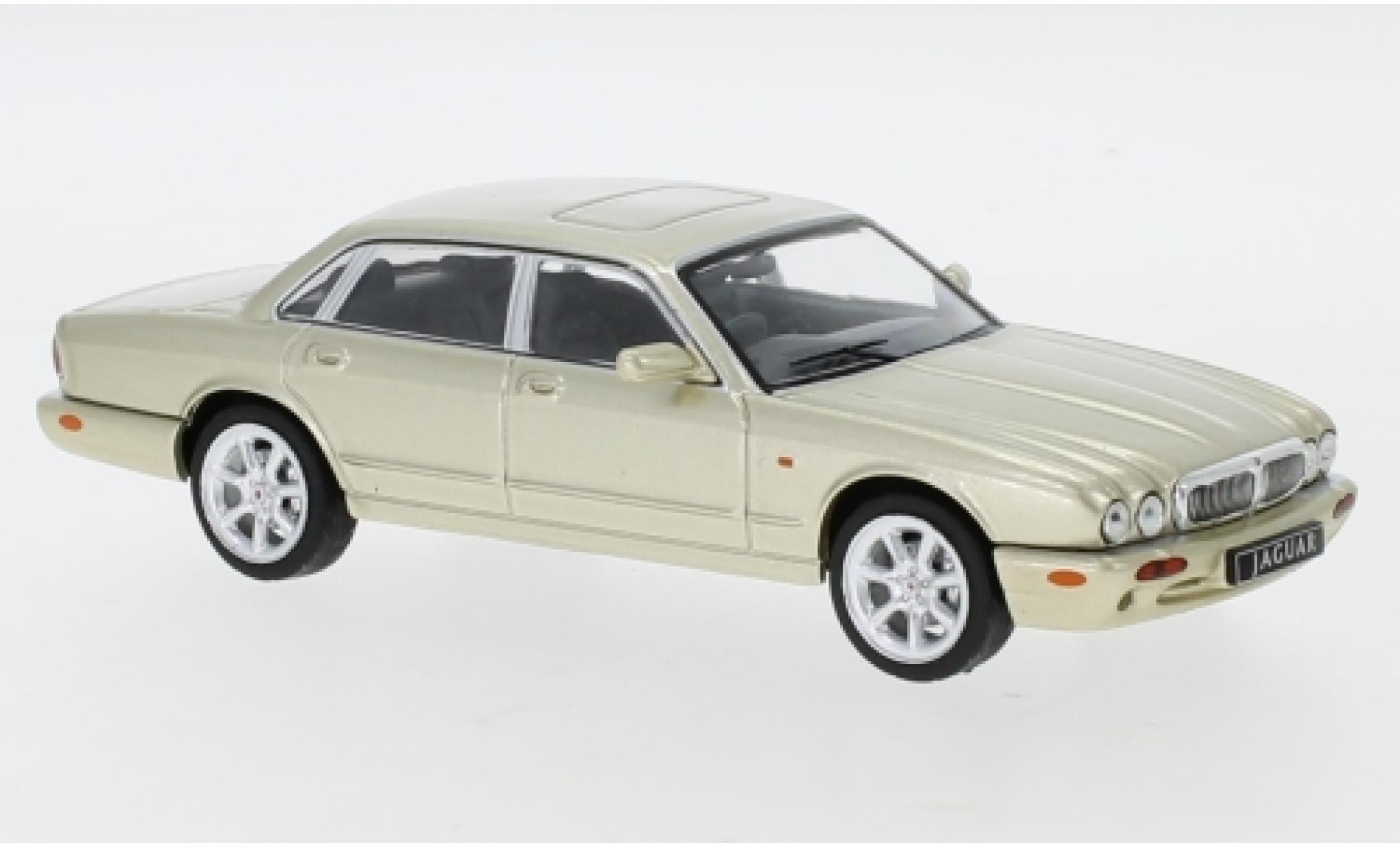Jaguar XJ 1/43 IXO 8 (X308) metallic beige RHD 1998 modelauto