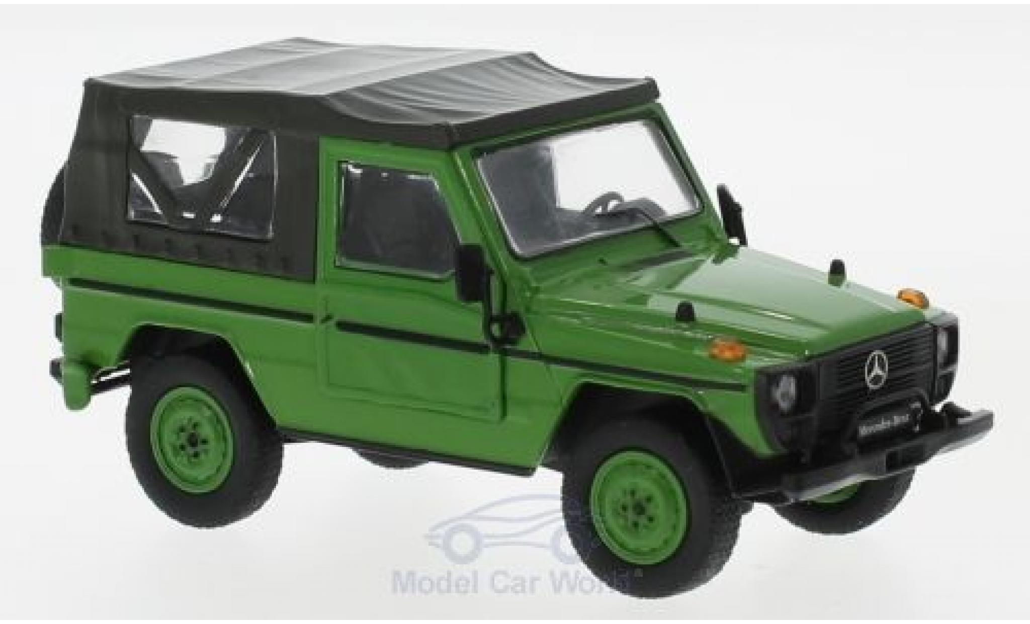 Mercedes 240 1/43 IXO G SWB Softtop groen 1986 modelauto