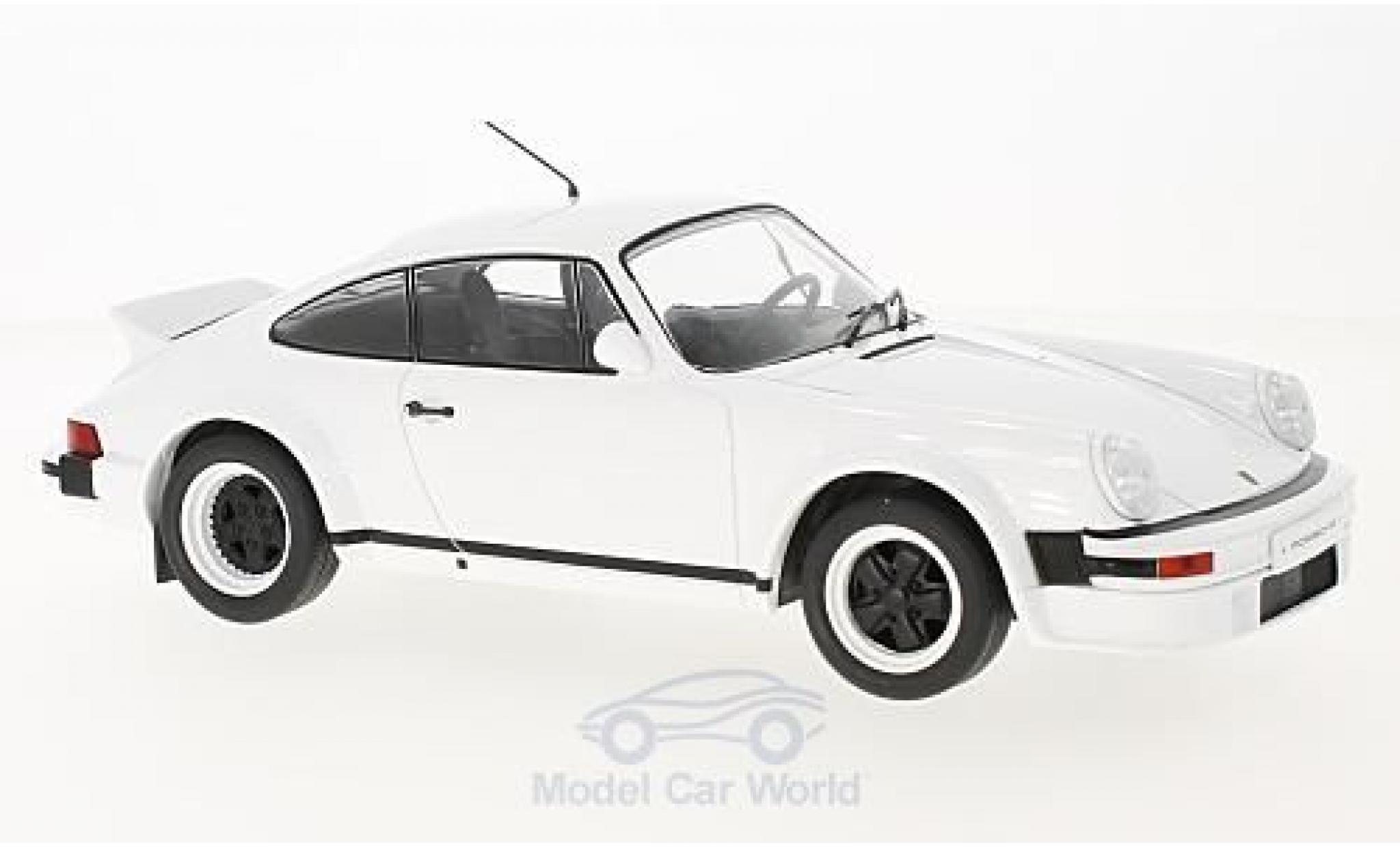 Porsche 930 SC 1/18 IXO 911 wit 1982 Plain Version modelauto