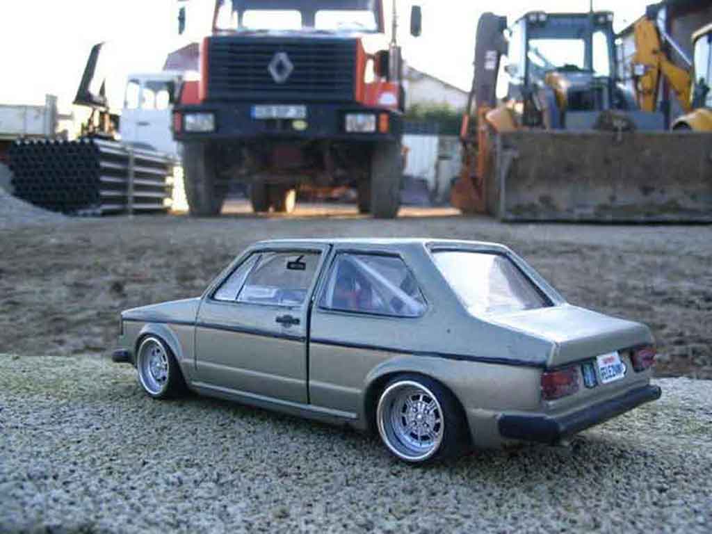 Volkswagen Jetta I mk1 rats 1/18 Sun Star