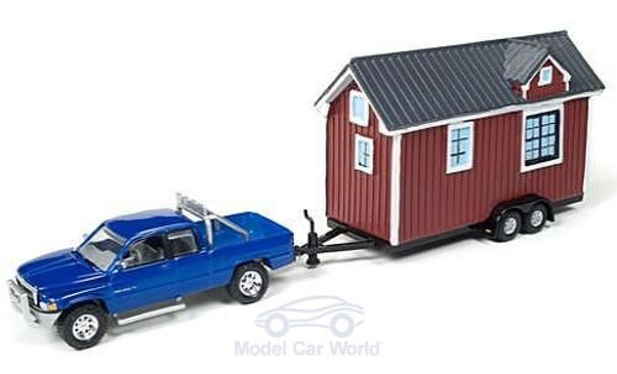 Dodge RAM 1/64 Johnny Lightning Ram 1500 metallic blauw 1996 mit Tiny House ohne Vitrine modelauto