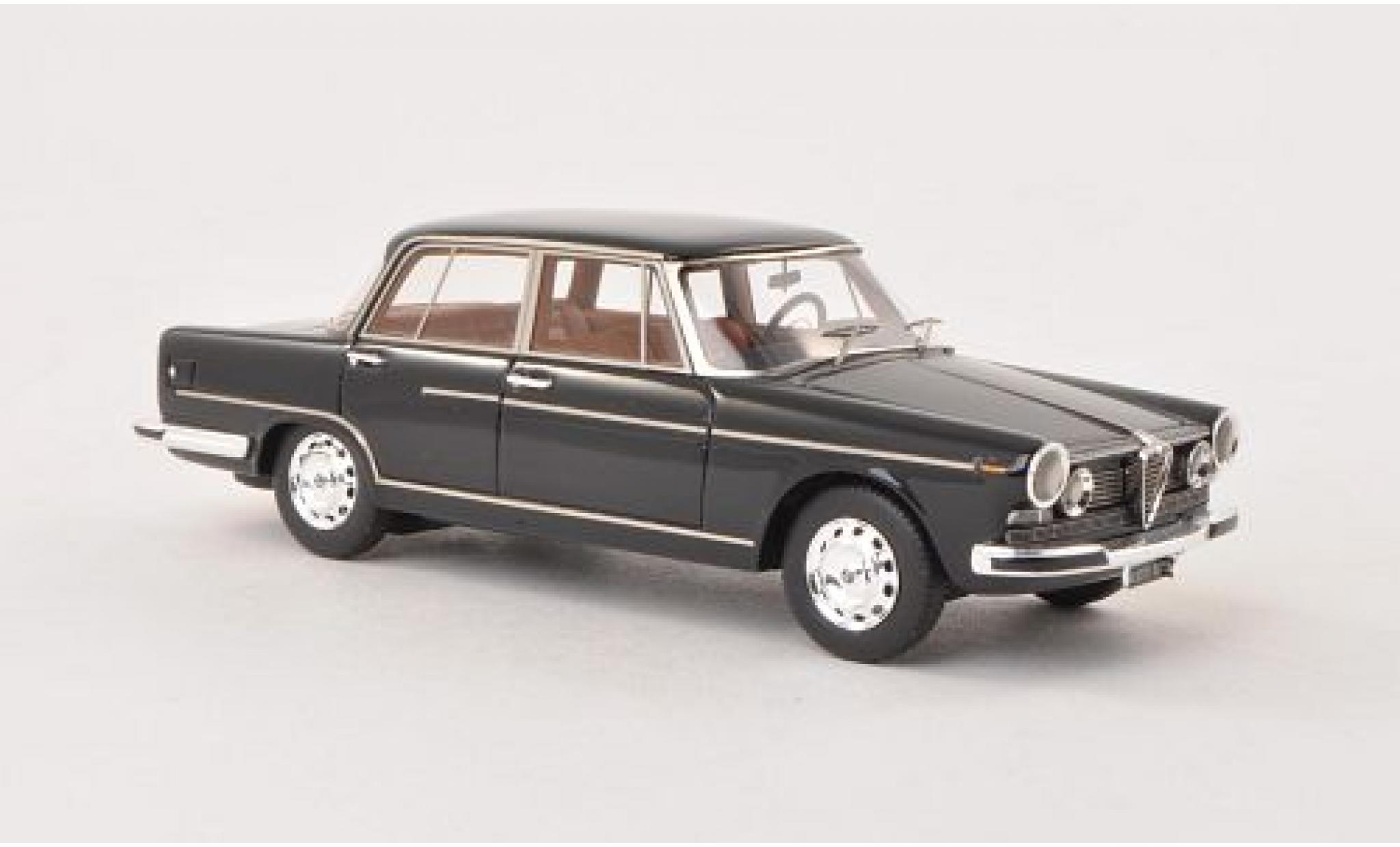 Alfa Romeo 2600 1/43 Kess Berlina zwart 1962 ohne Vitrine modelauto