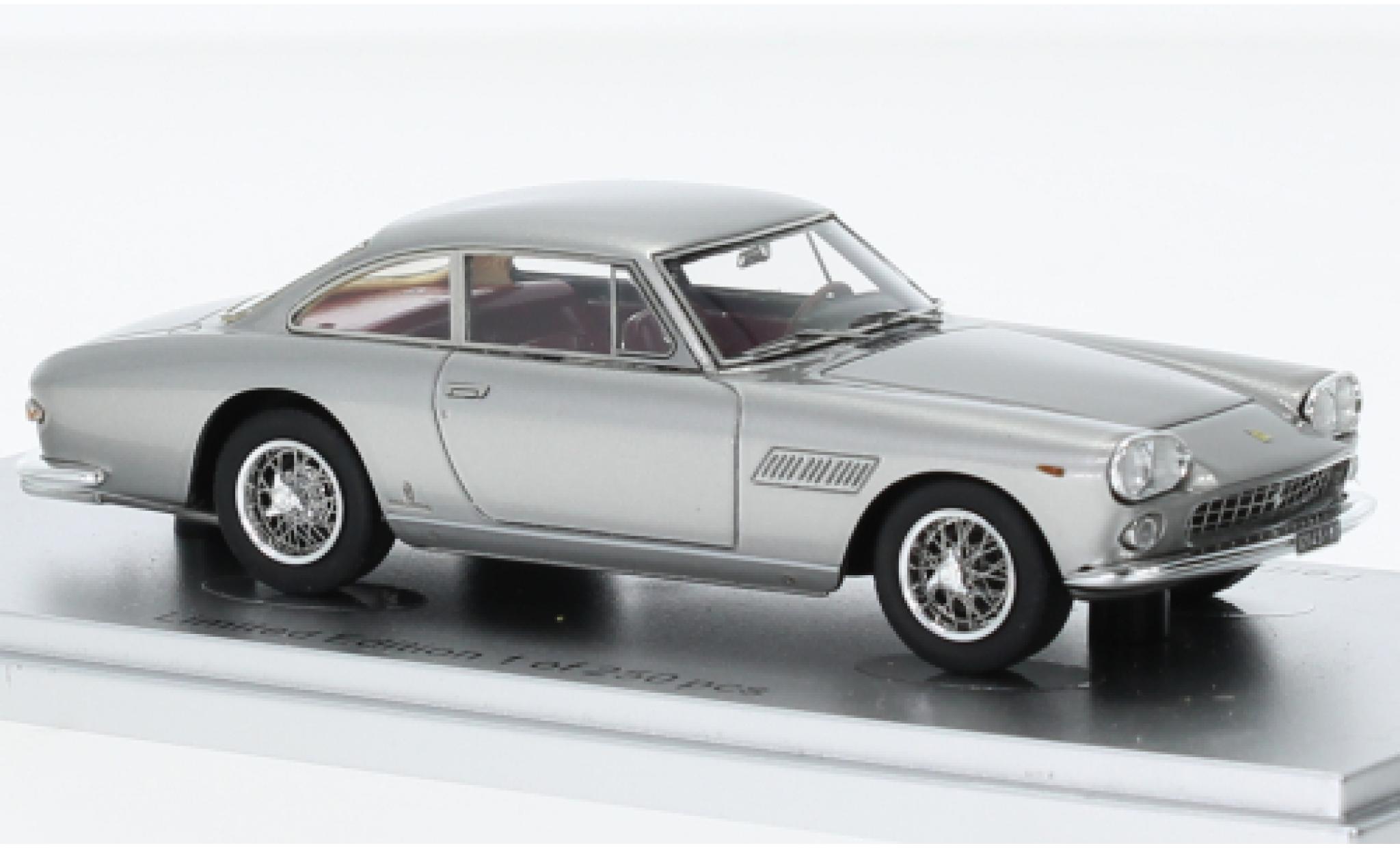 Ferrari 330 1/43 Kess GT 2+2 Sedantta d 1964 modelauto