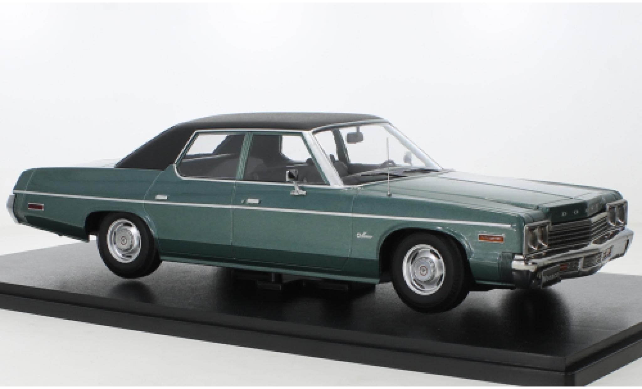 Dodge Monaco 1/18 KK Scale metallic groen/zwart 1974 modelauto