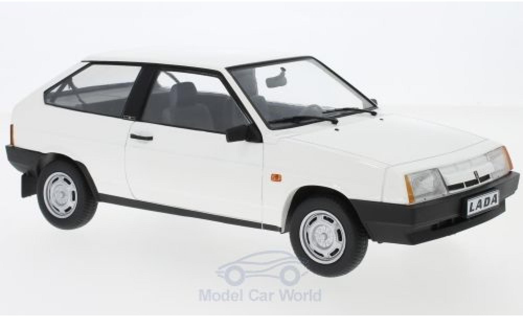 Lada Samara 1/18 KK Scale wit 1984 modelauto
