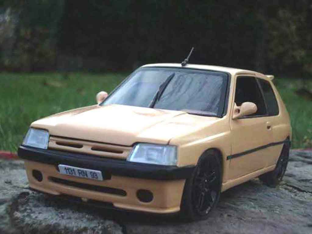 Peugeot 205 GTI 1/18 Solido Auto Tuning 93 GTI abricot modelauto