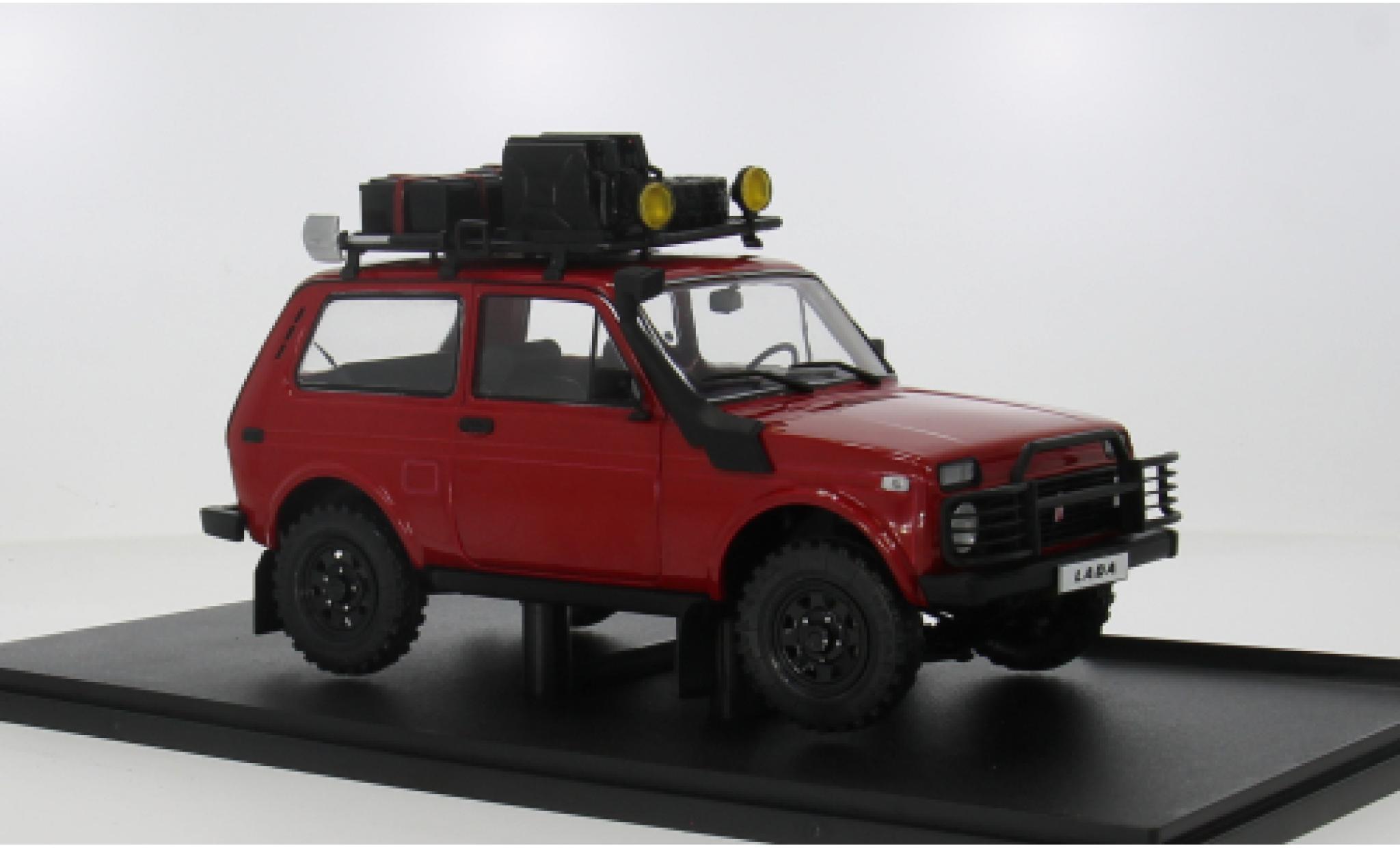 Lada Niva 1/18 Solido rood 1980 1:18 modelauto