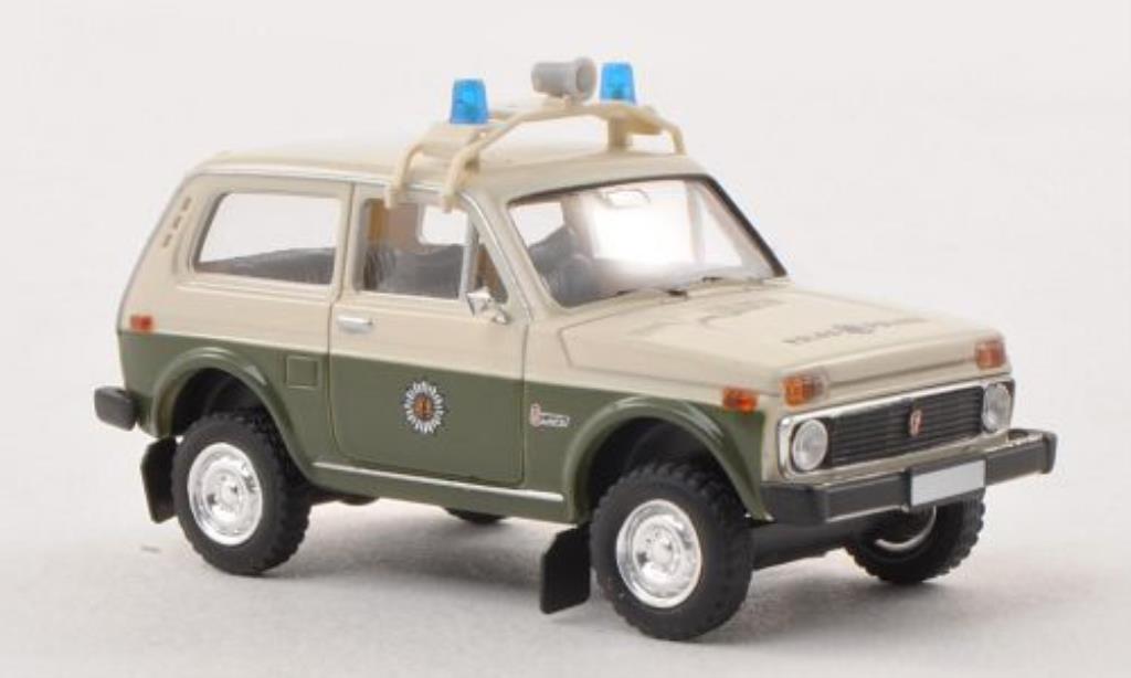 Lada Niva 1/87 Brekina Volkspolizei wit/grun modelauto