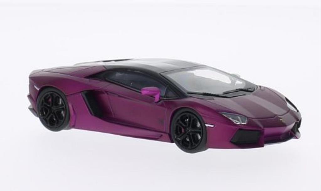 Lamborghini Aventador LP700-4 1/43 Welly LP700-4 matt-lila/zwart modelauto
