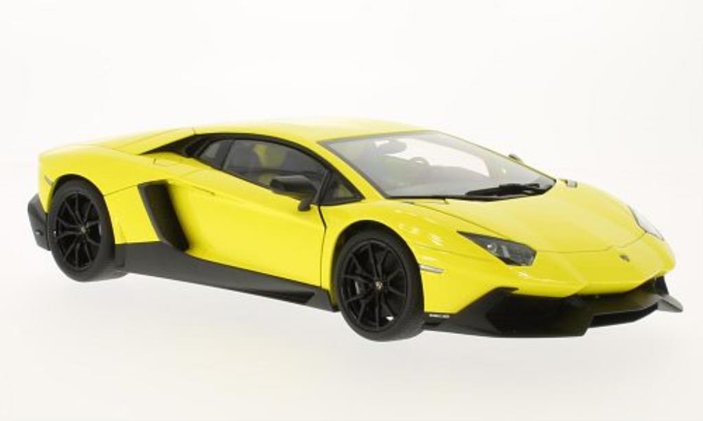 Lamborghini Aventador LP720-4 1/18 Autoart LP720-4 50th Anniversary Edition geel 2013 modelauto