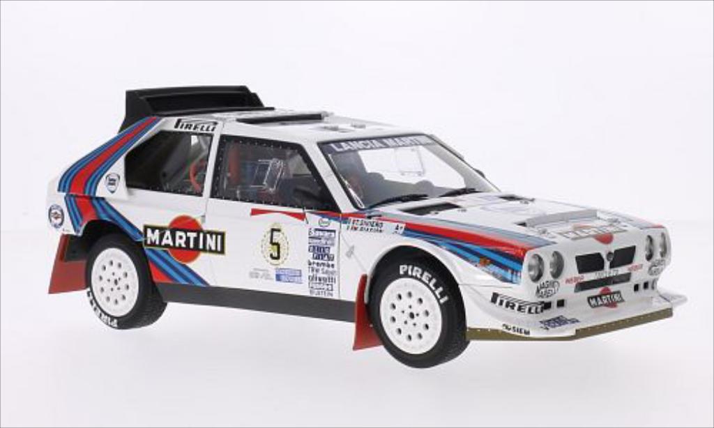 Lancia Delta S4 1/18 Autoart S4 No.5 Martini Rallye WM Rallye Zilverinien 1986 /T.Siviero modelauto