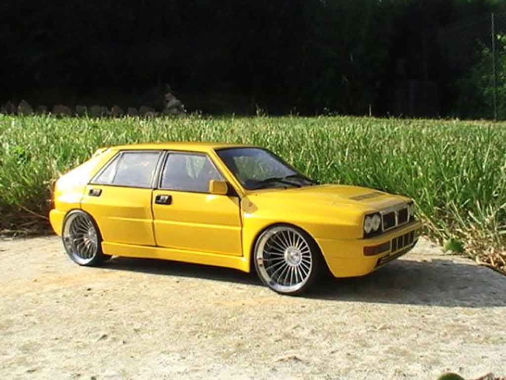Lancia Delta HF Integrale evolution 2 geels jantes 19 pouces 1/18 Ricko
