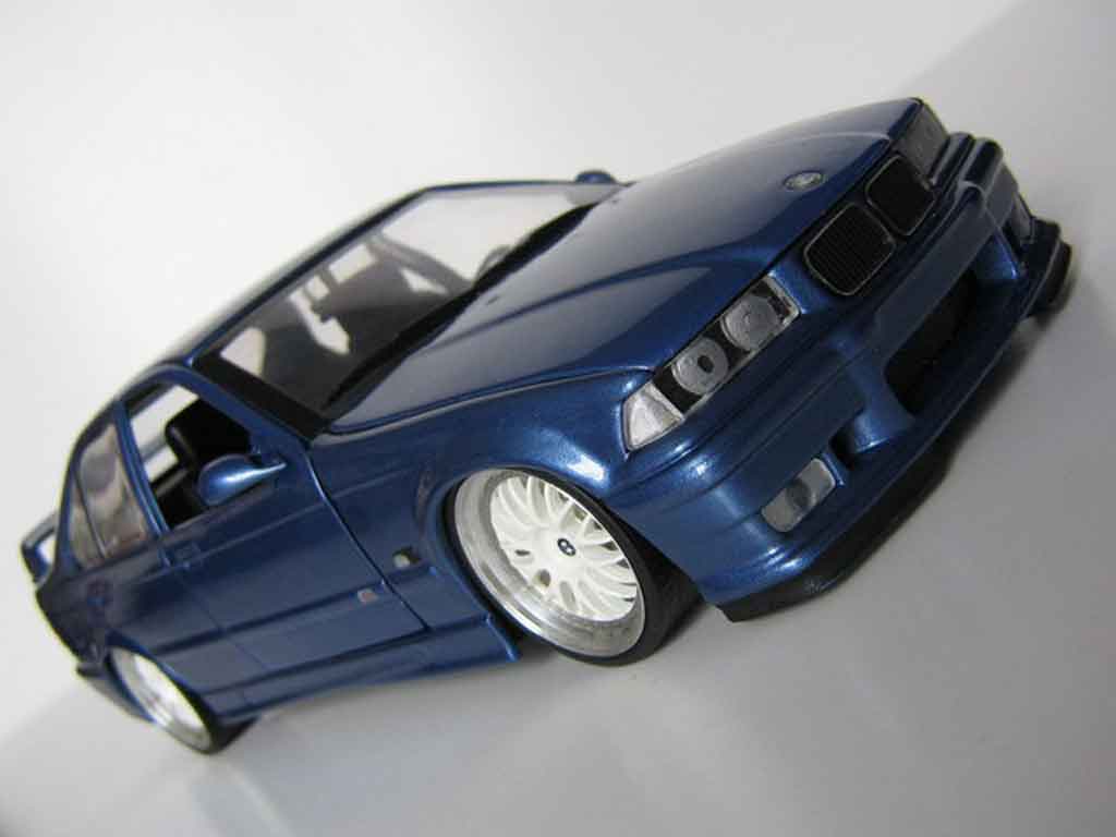 Bmw M3 coupe E36 sedan blauw estoril jantes bbs 1/18 Ut Models