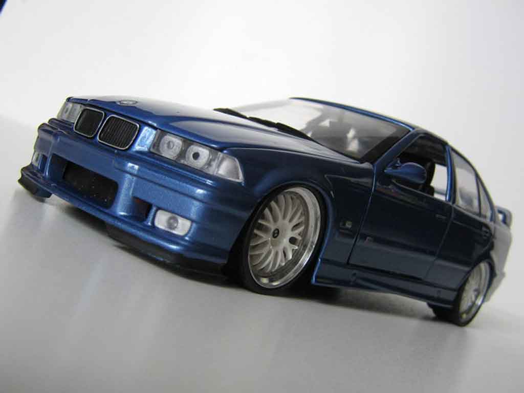 Bmw M3 coupe E36 sedan blauw estoril jantes bbs 1/18 Ut Models