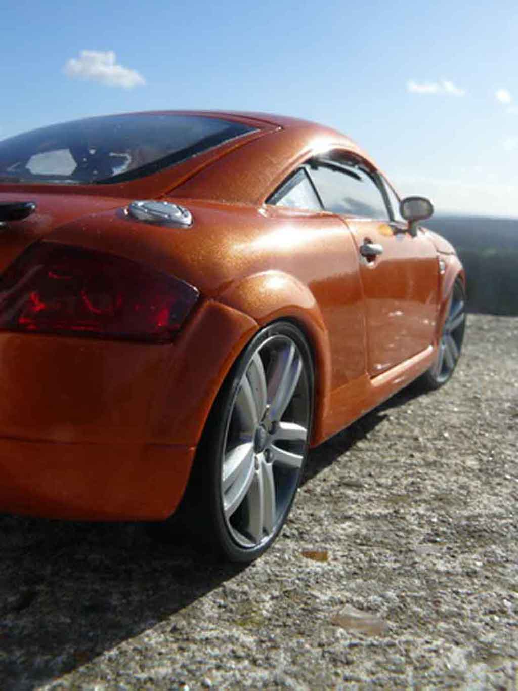 Audi TT coupe s-line oranje jantes 19 pouces 1/18 Revell