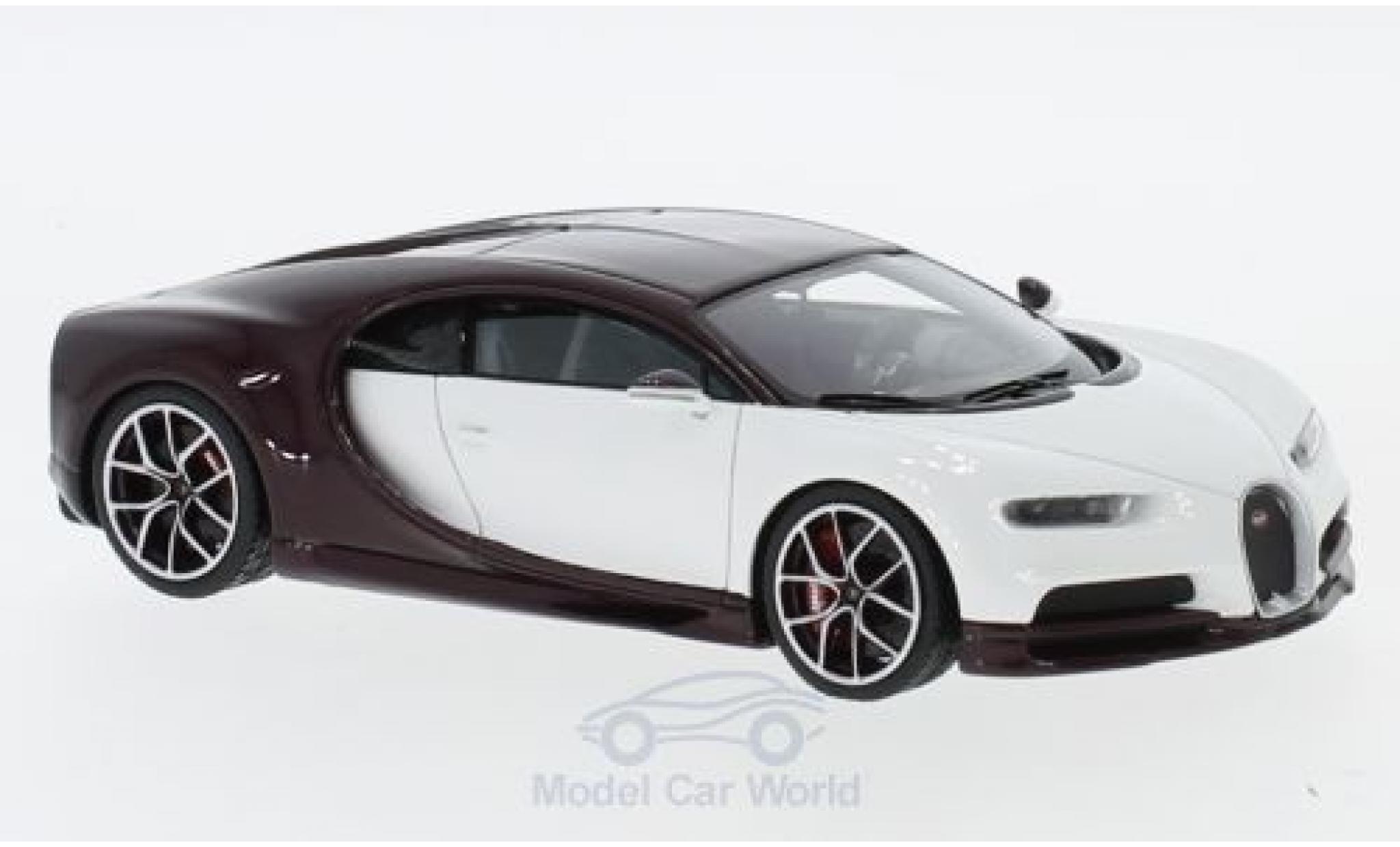 Bugatti Chiron 1/43 Look Smart wit/paarsee modelauto