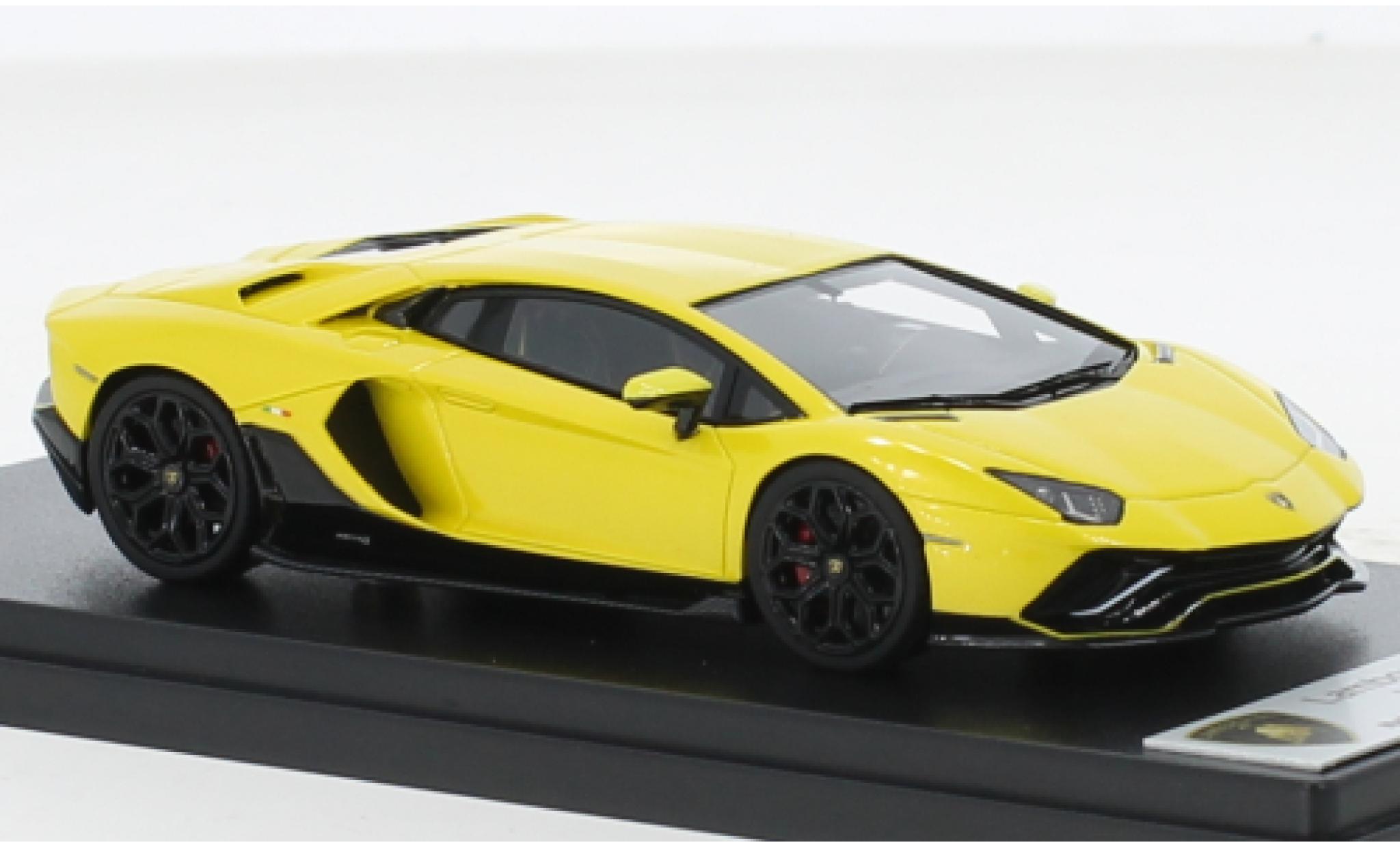 Lamborghini Aventador 1/43 Look Smart Ultimae metallic geel 2021 modelauto