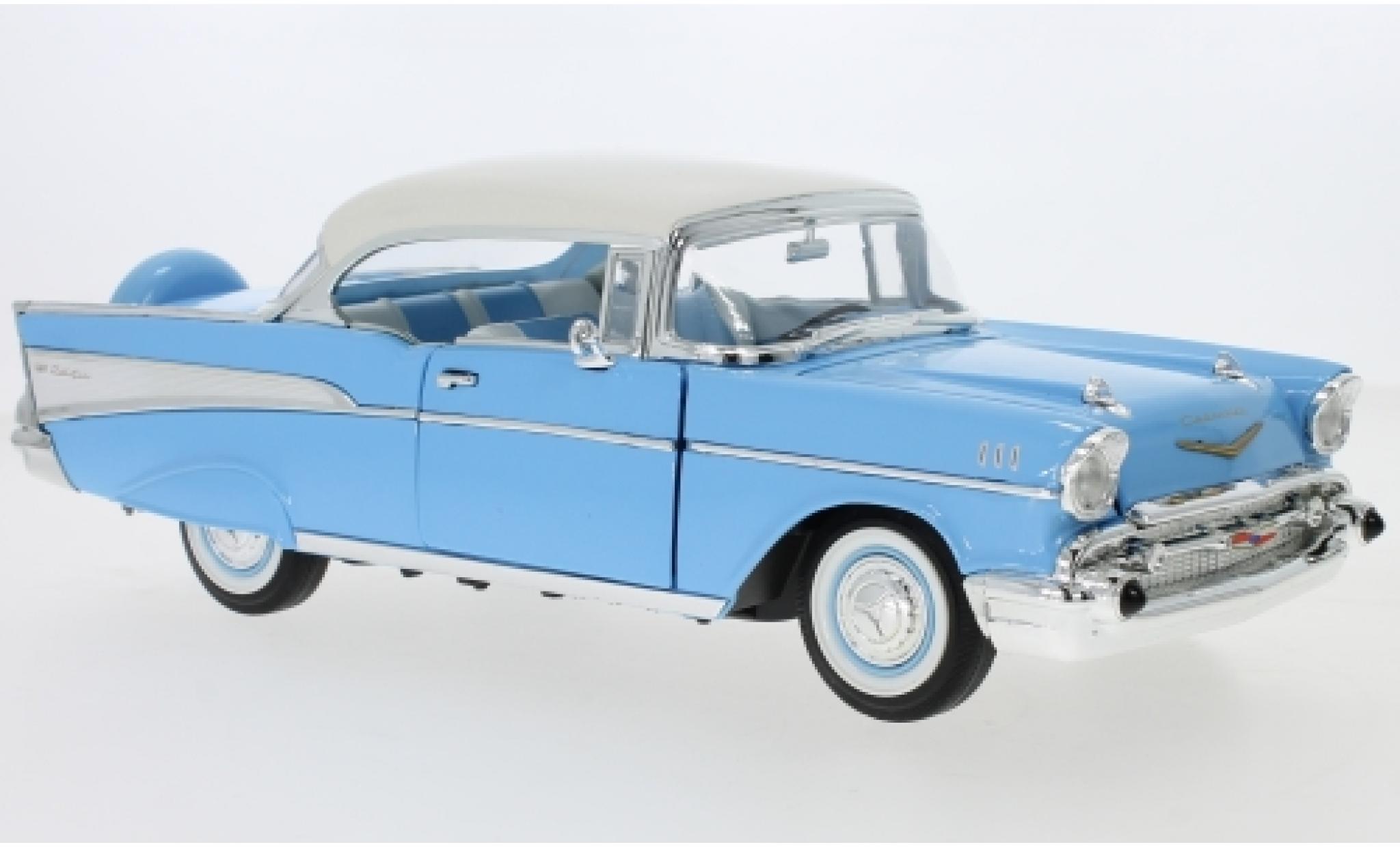 Chevrolet Bel Air 1/18 Lucky Die Cast Hardtop blauw/wit 1957 modelauto