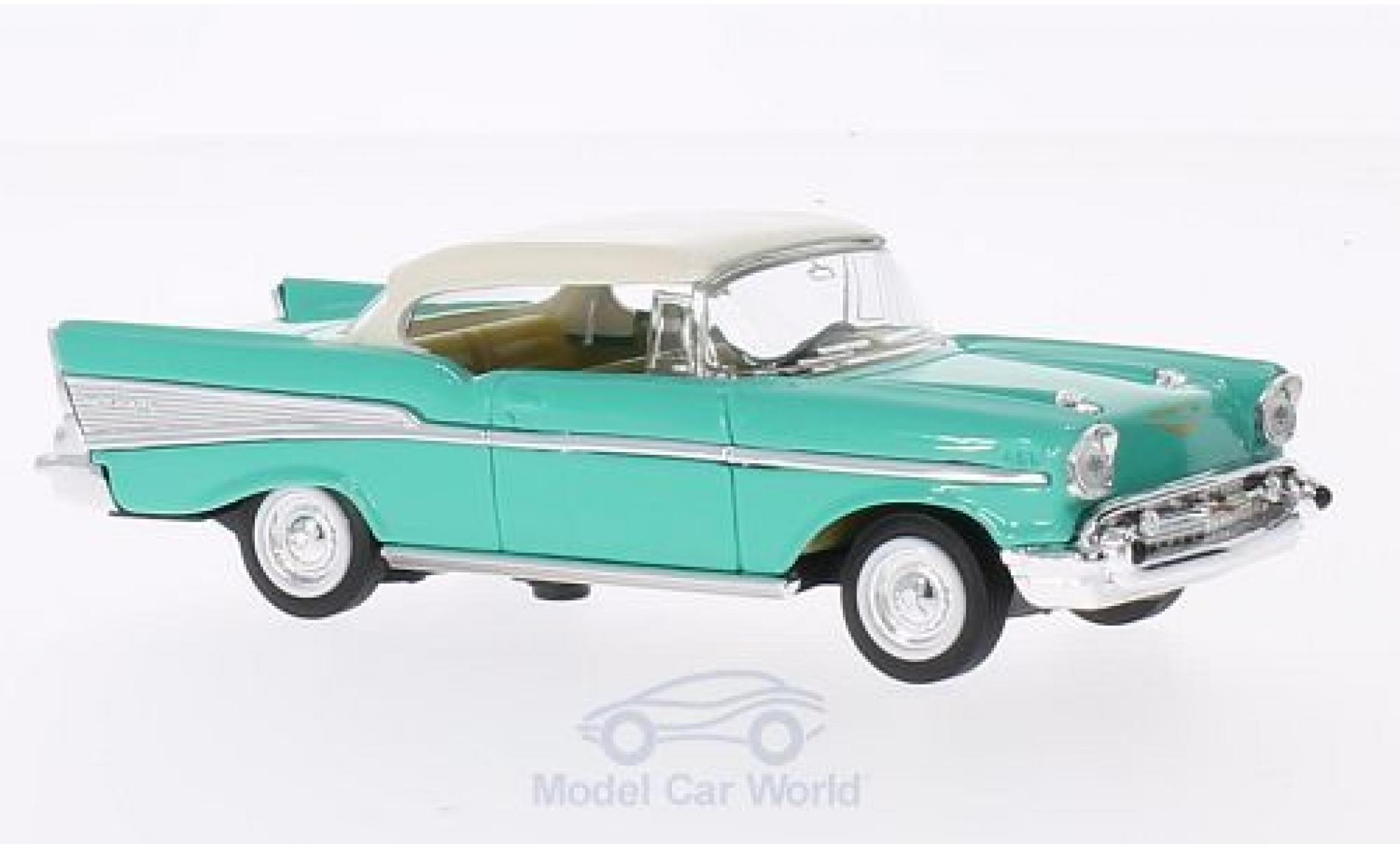Chevrolet Bel Air 1/43 Lucky Die Cast groen/wit 1957 ohne Vitrine modelauto