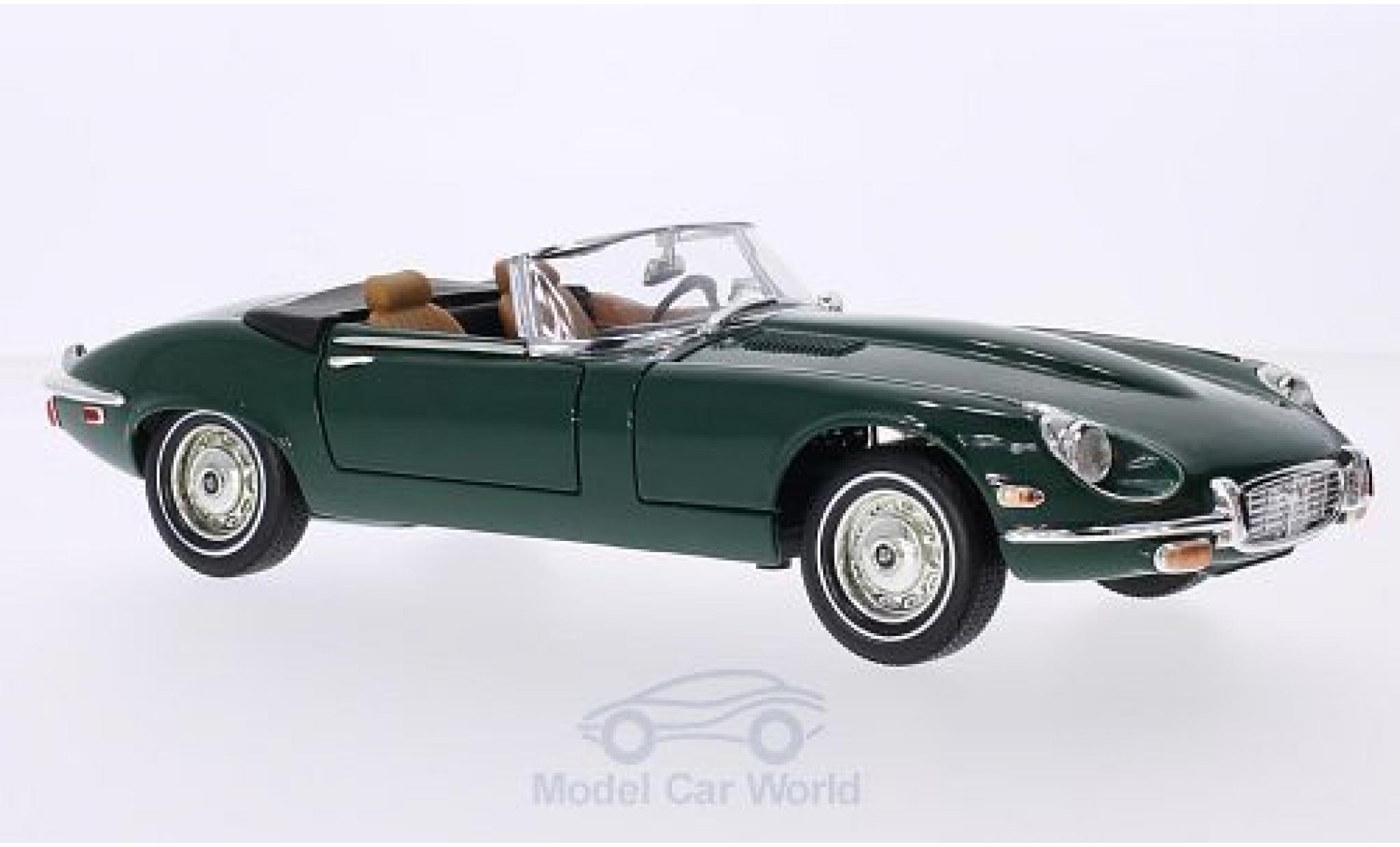 Jaguar E-Type 1/18 Lucky Die Cast Roadster groen 1971 Verdeck ge&ouml;ffnet modelauto