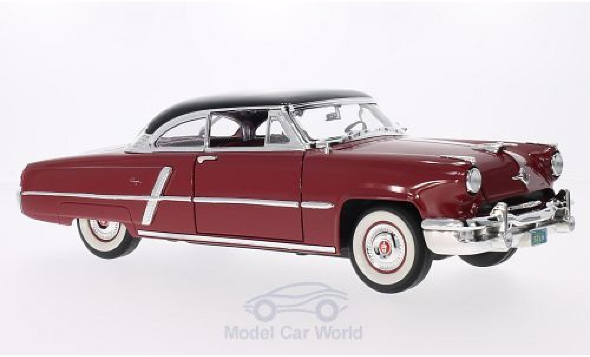 Lincoln Capri 1/18 Lucky Die Cast rood/zwart 1952 modelauto