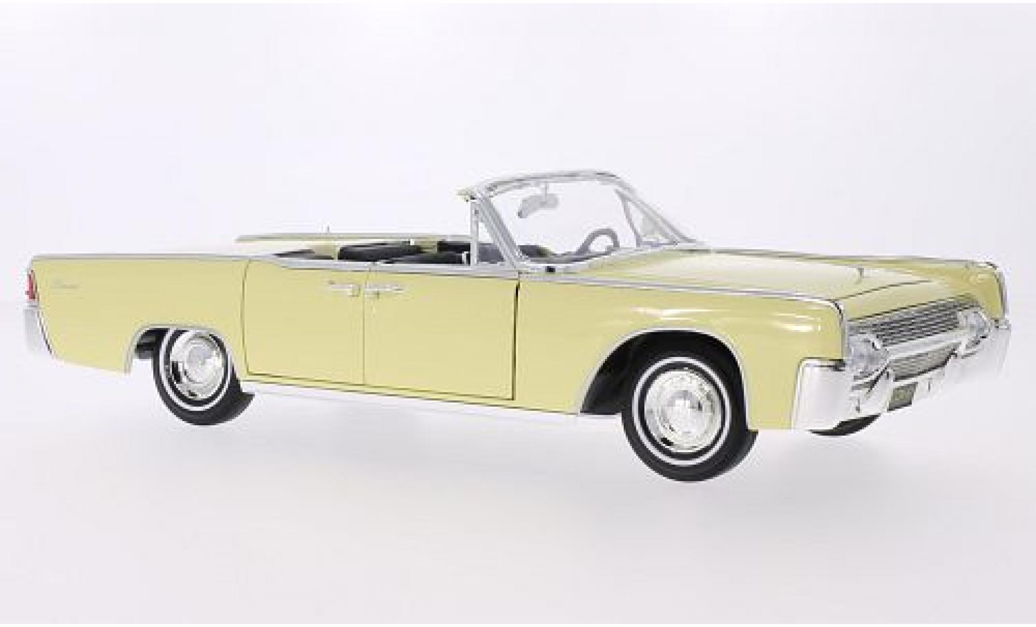 Lincoln Continental 1/18 Lucky Die Cast 4-Door Cabriolet geel 1961 Sofftop liegt bei modelauto