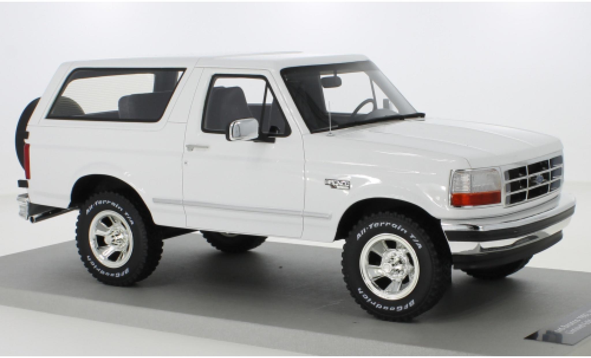 Ford Bronco 1/18 Lucky Step Models wit 1992 modelauto