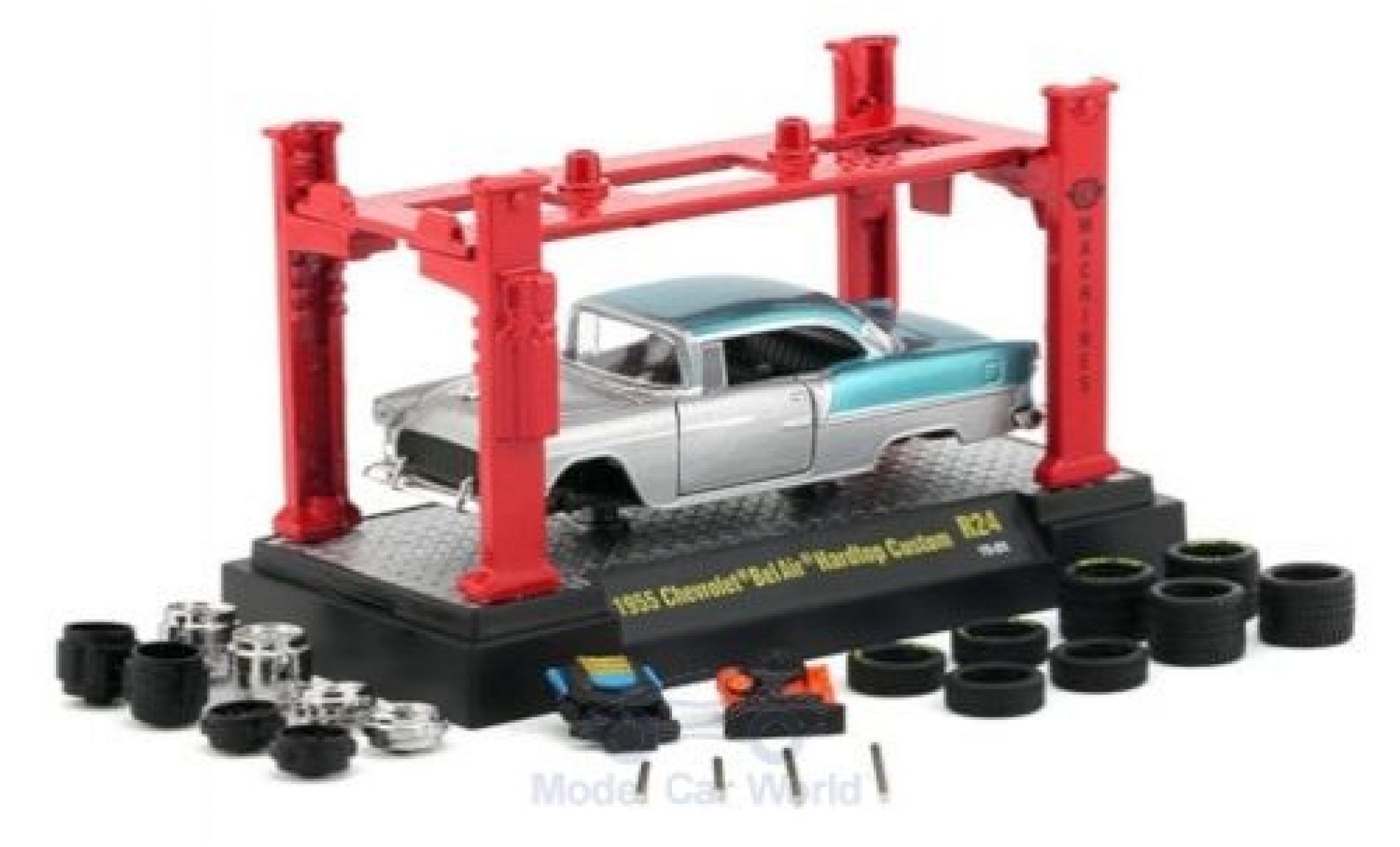 Chevrolet Bel Air 1/64 M2 Machines Hardtop Custom metallic grijs/metallic blauw 1955 Model-Kit Bausatz inklusive 4 Ersatzr&auml;dern modelauto