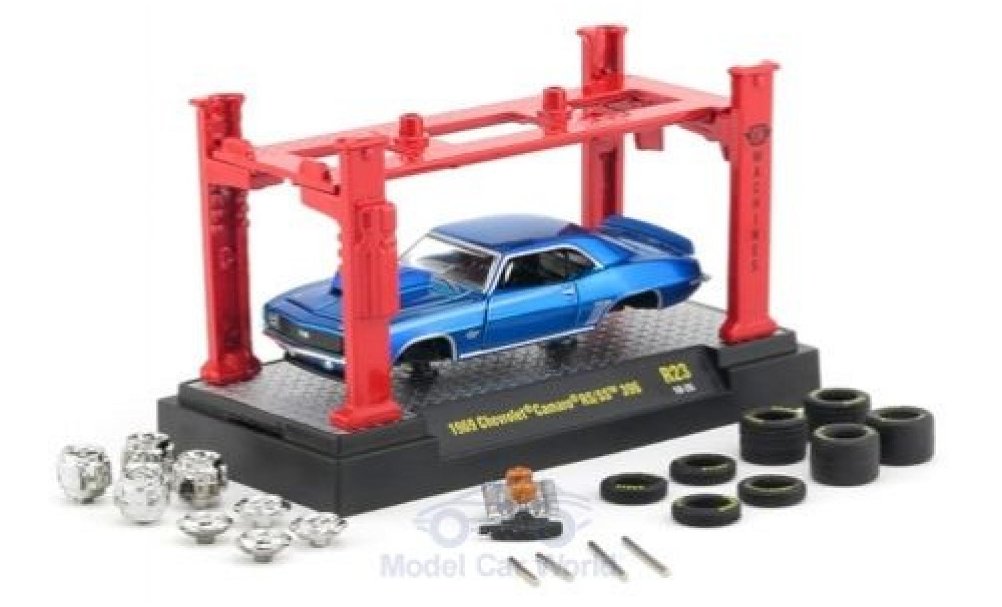 Chevrolet Camaro 1/64 M2 Machines RS/SS 396 blauw 1969 Model-Kit Bausatz inklusive 4 Ersatzr&auml;dern modelauto