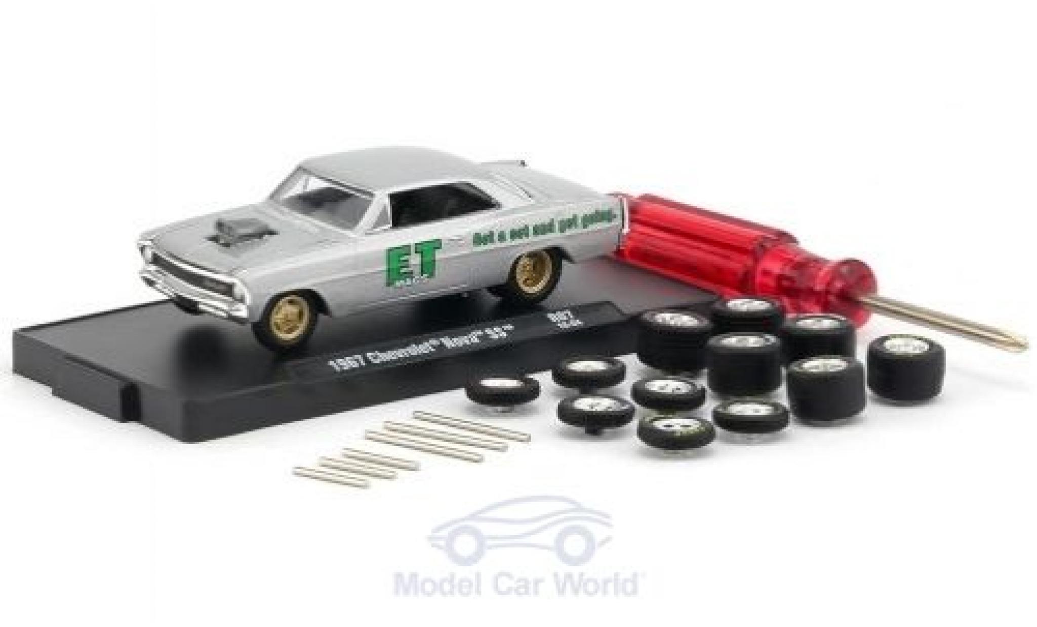 Chevrolet Nova 1/64 M2 Machines SS grijs 1967 inklusive 12 Austauschr&auml;dern 6 Achsen und 1 Schraubenzieher Auto-Wheels Release 06 modelauto