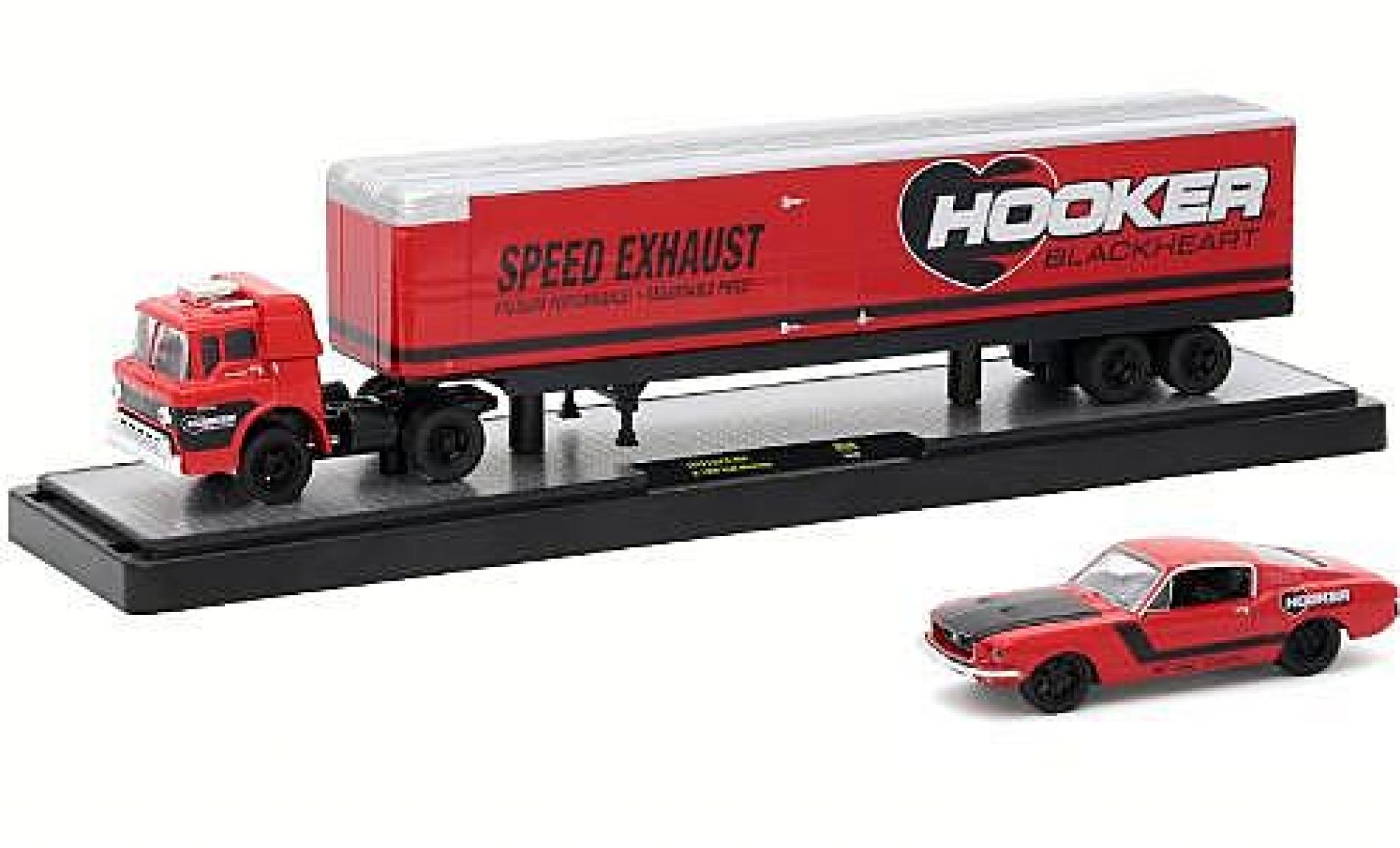 Ford C600 1/64 M2 Machines C-600 rood Hooker Blackheart 1970 + 1968 Mustang modelauto