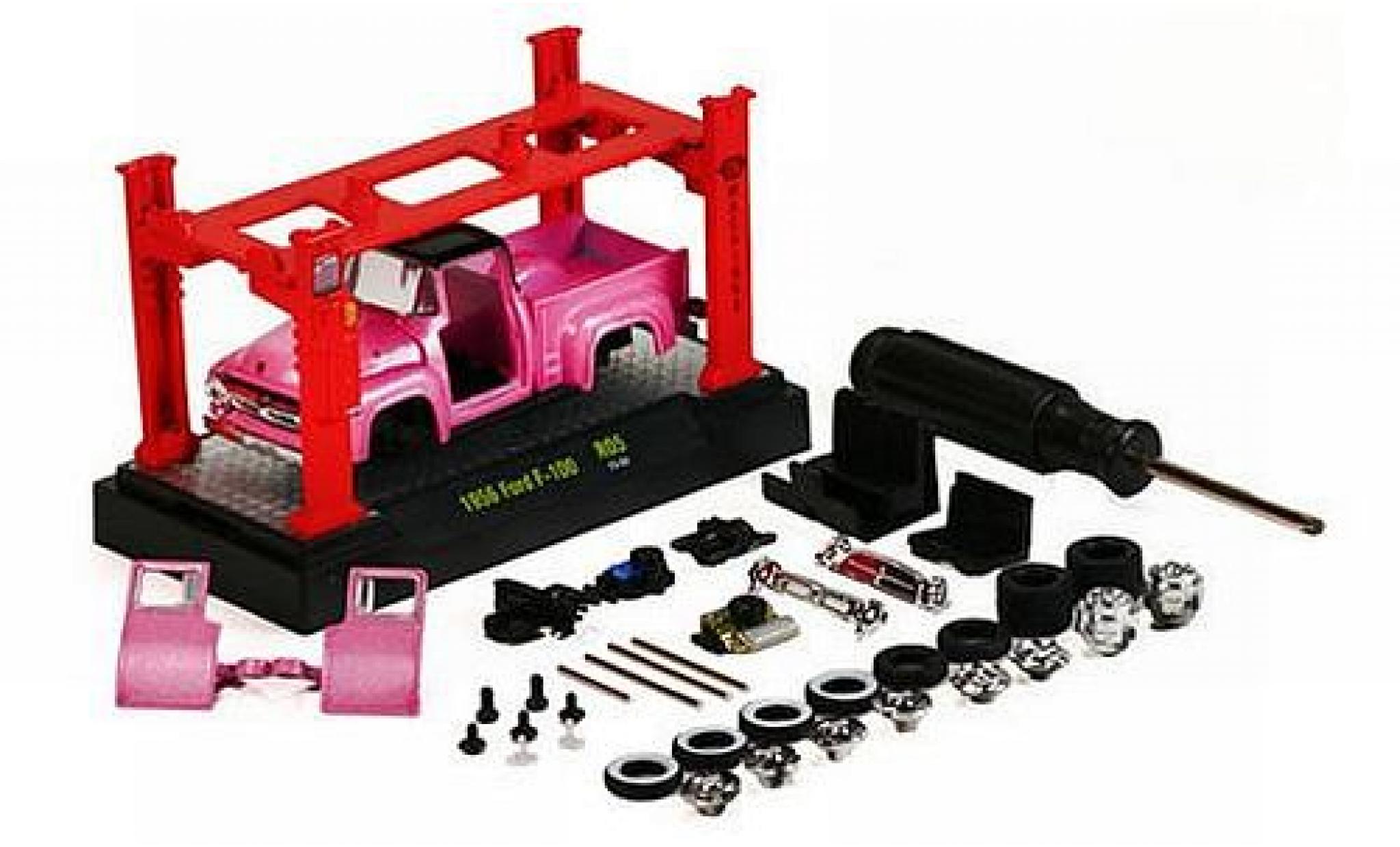Ford F-1 1/64 M2 Machines 00 Tuning metallic roze/zwart 1956 Model-Kit Kit y compris les Hebeb&uuml;hne et 4 Ersatzr&auml;dern modelauto