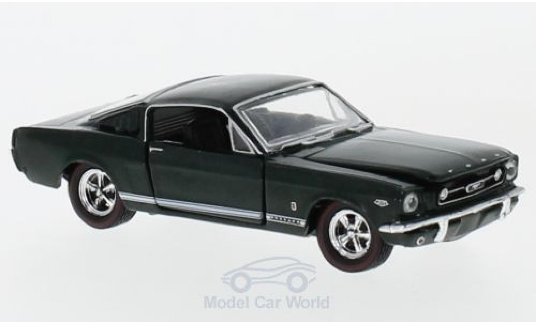 Ford Mustang GT 1/64 M2 Machines GT 2+2 Fastback groen 1970 modelauto