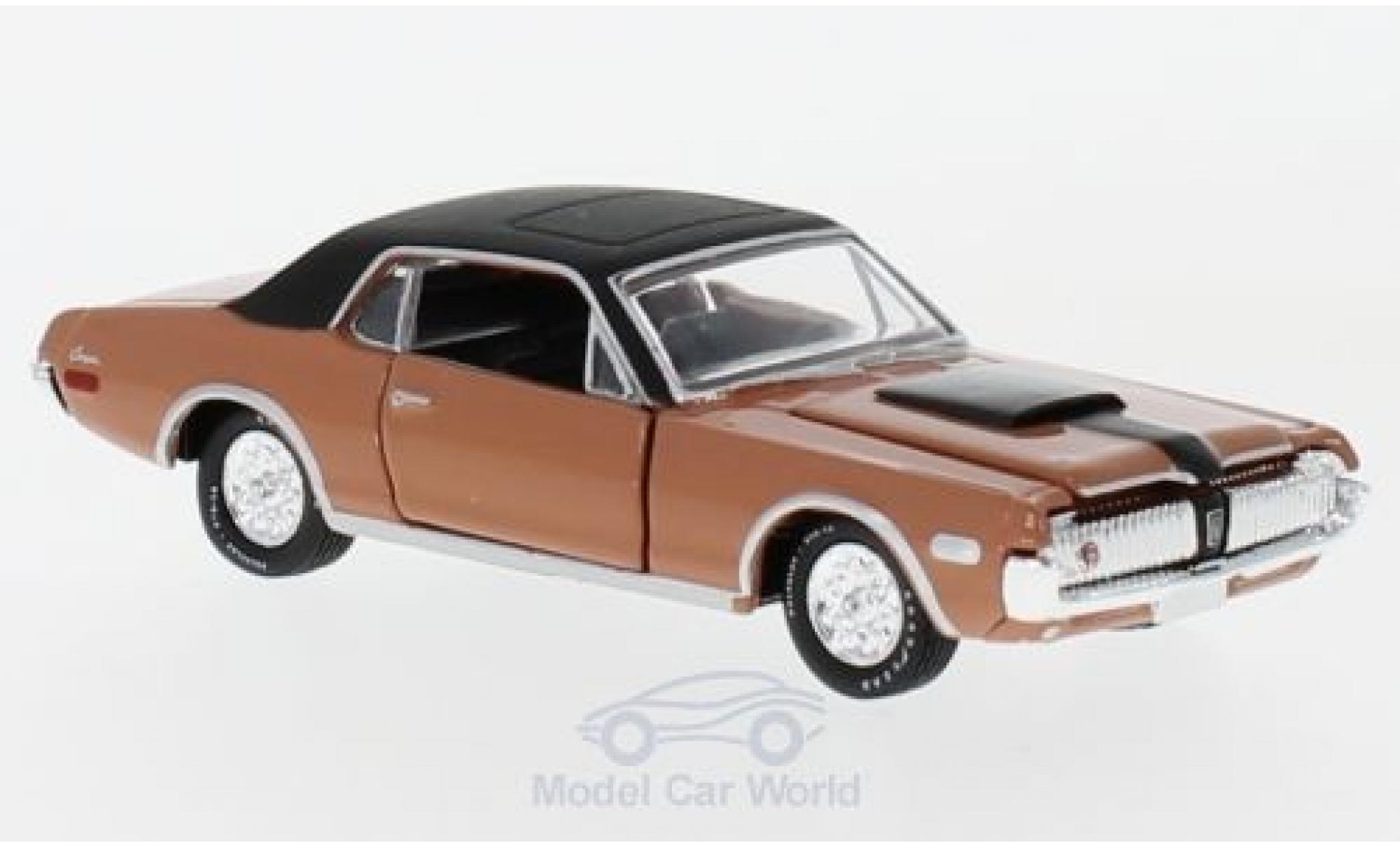 Mercury Cougar 1/18 M2 Machines R-Code roze/zwart 1968 modelauto
