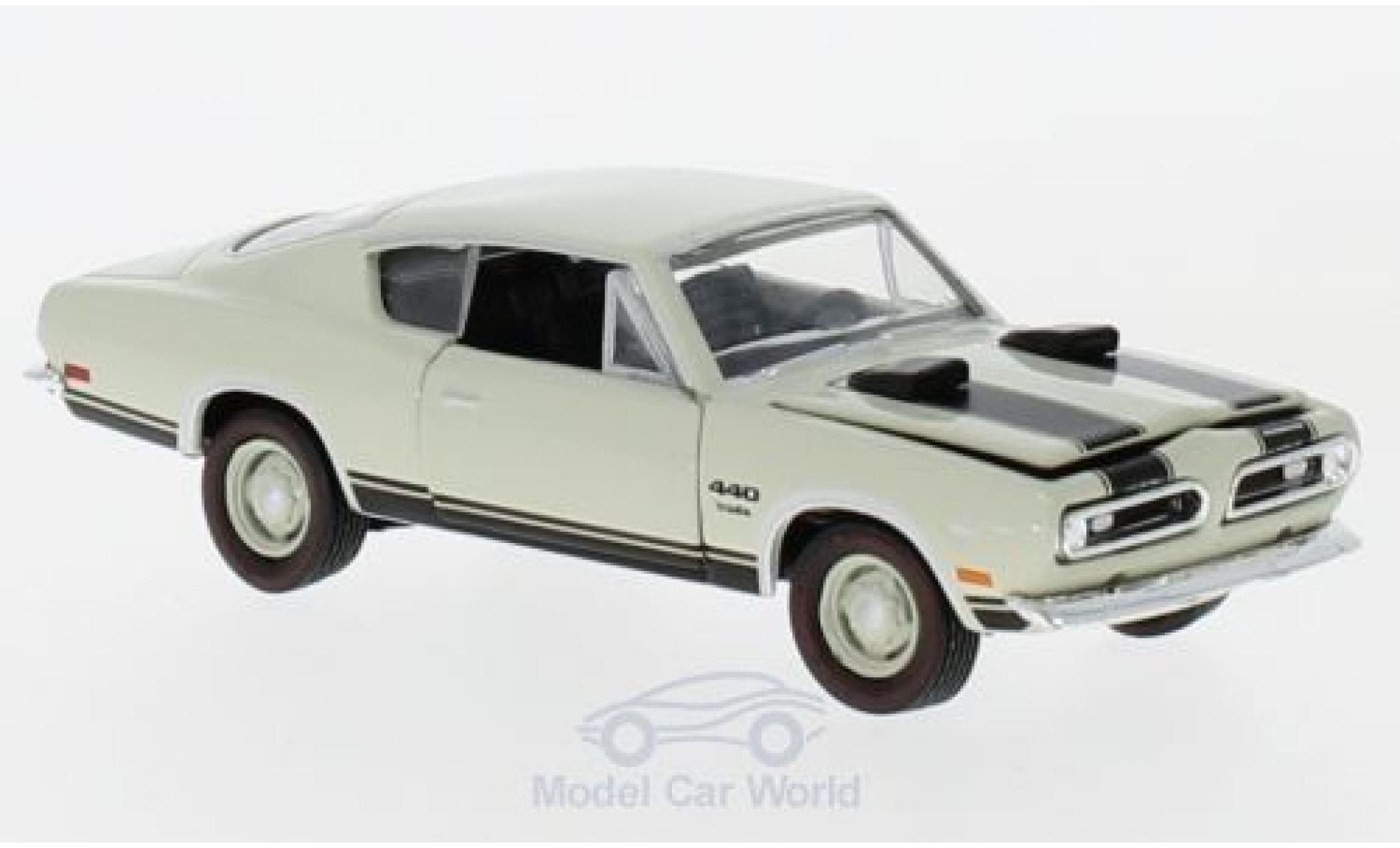 Plymouth Barracuda 1969 1/64 M2 Machines 440 beige 1969 modelauto