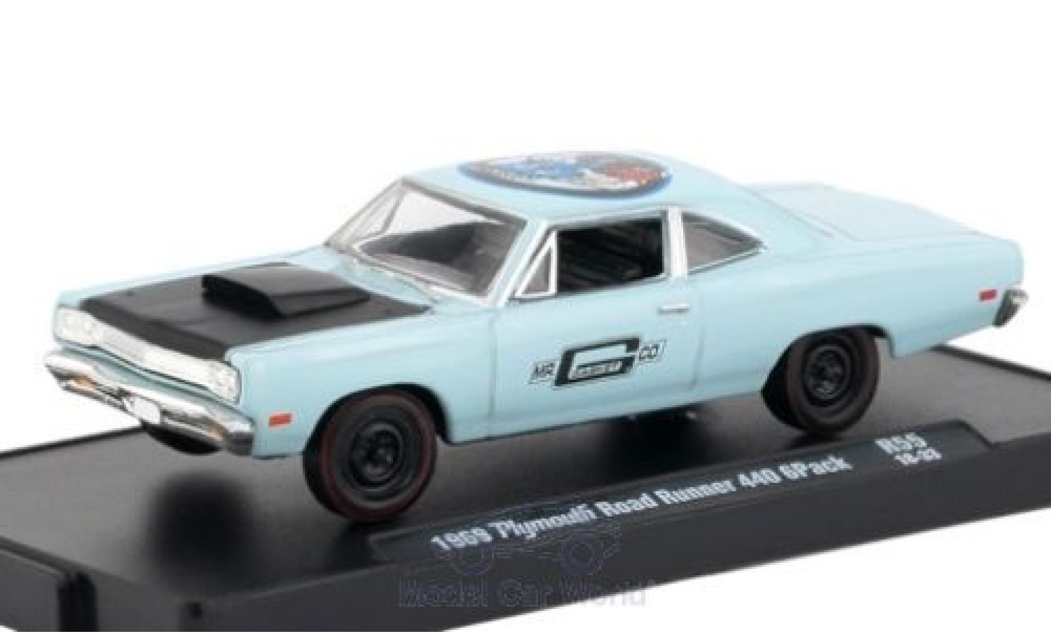 Plymouth Road Runner 1/64 M2 Machines 440 GPack blauw/zwart 1969 modelauto