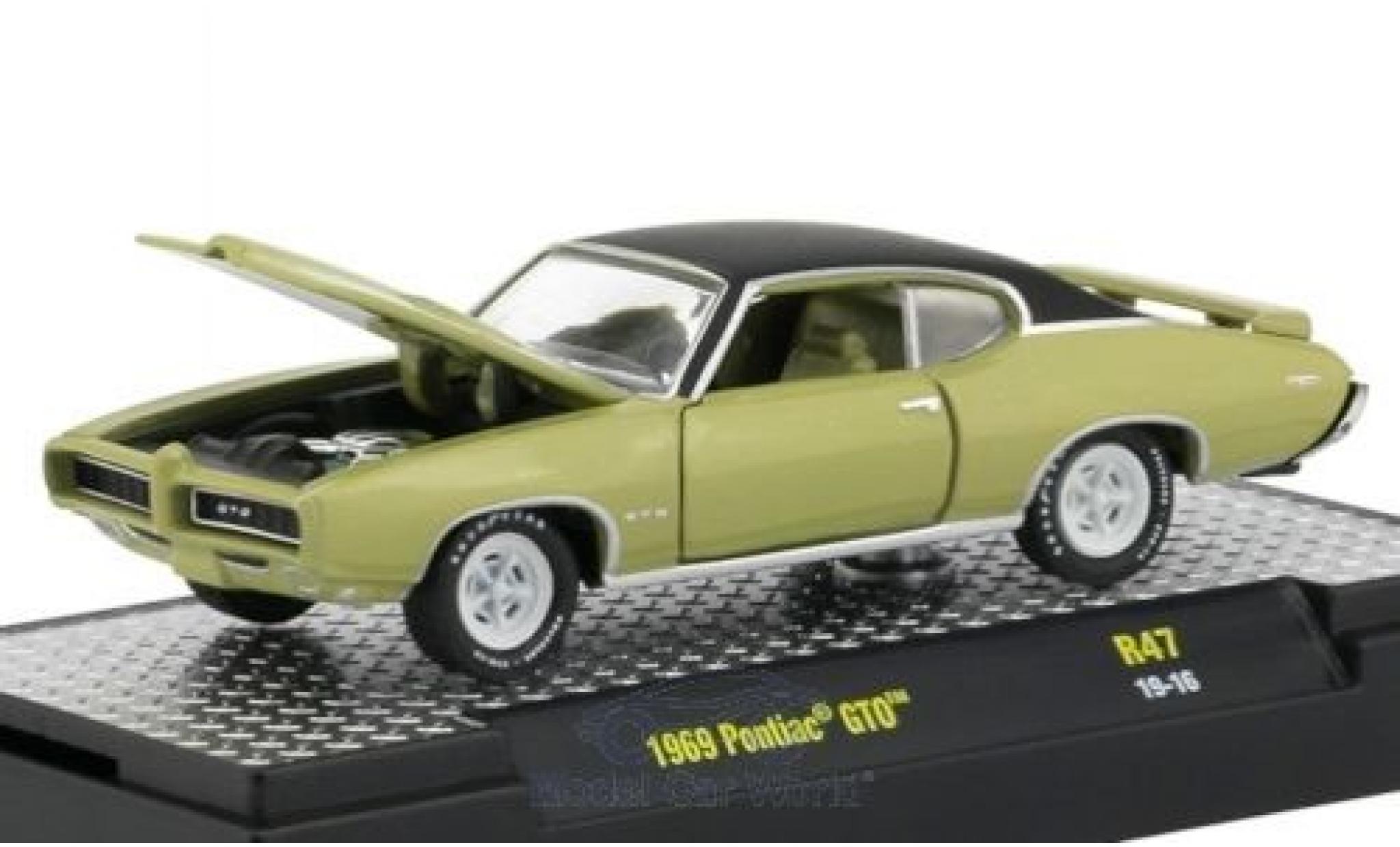 Pontiac GTO 1/64 M2 Machines metallic groen/matt-zwart 1969 modelauto