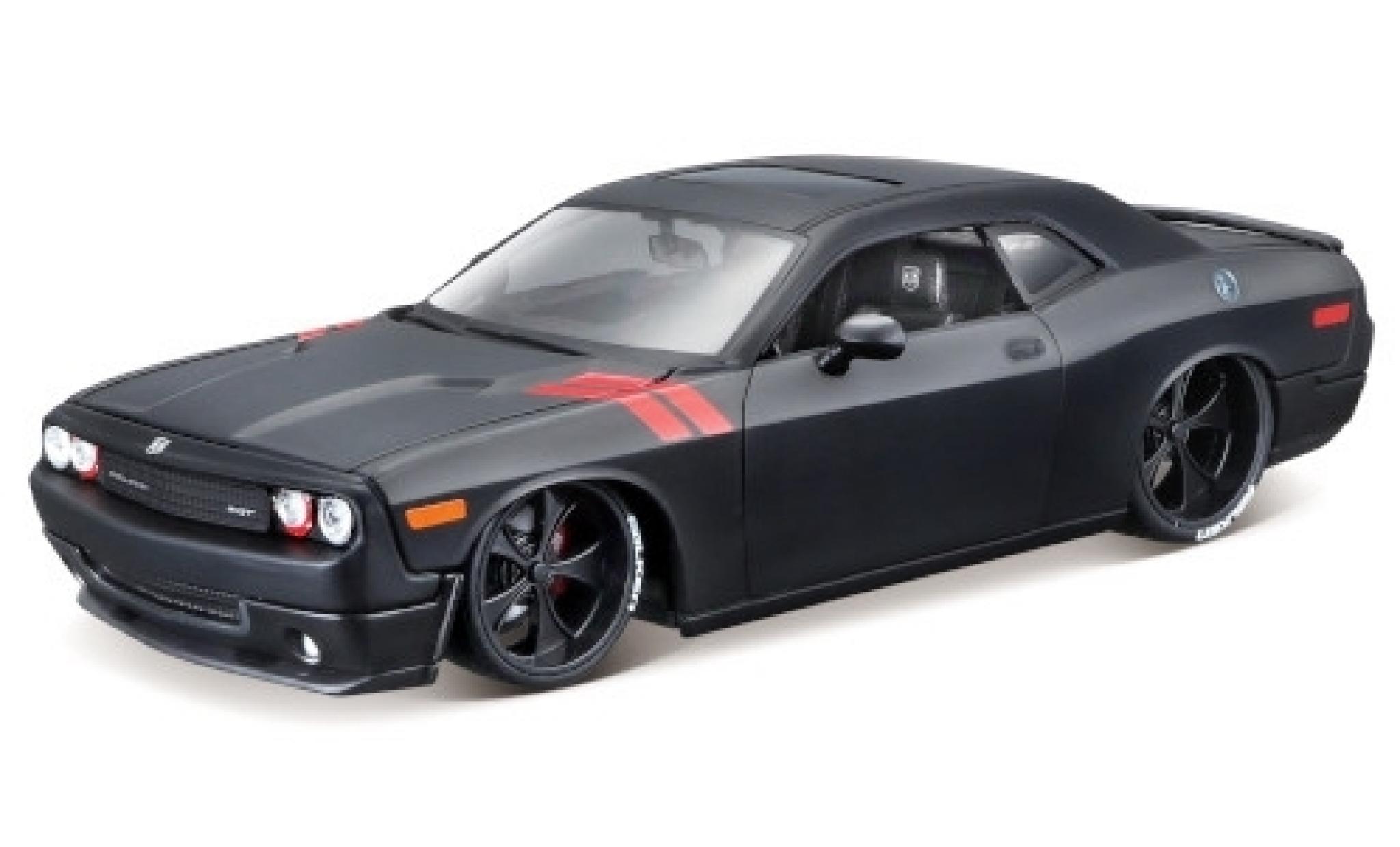 Dodge Challenger 1/24 Maisto SRT8 matt-zwart/rood modelauto